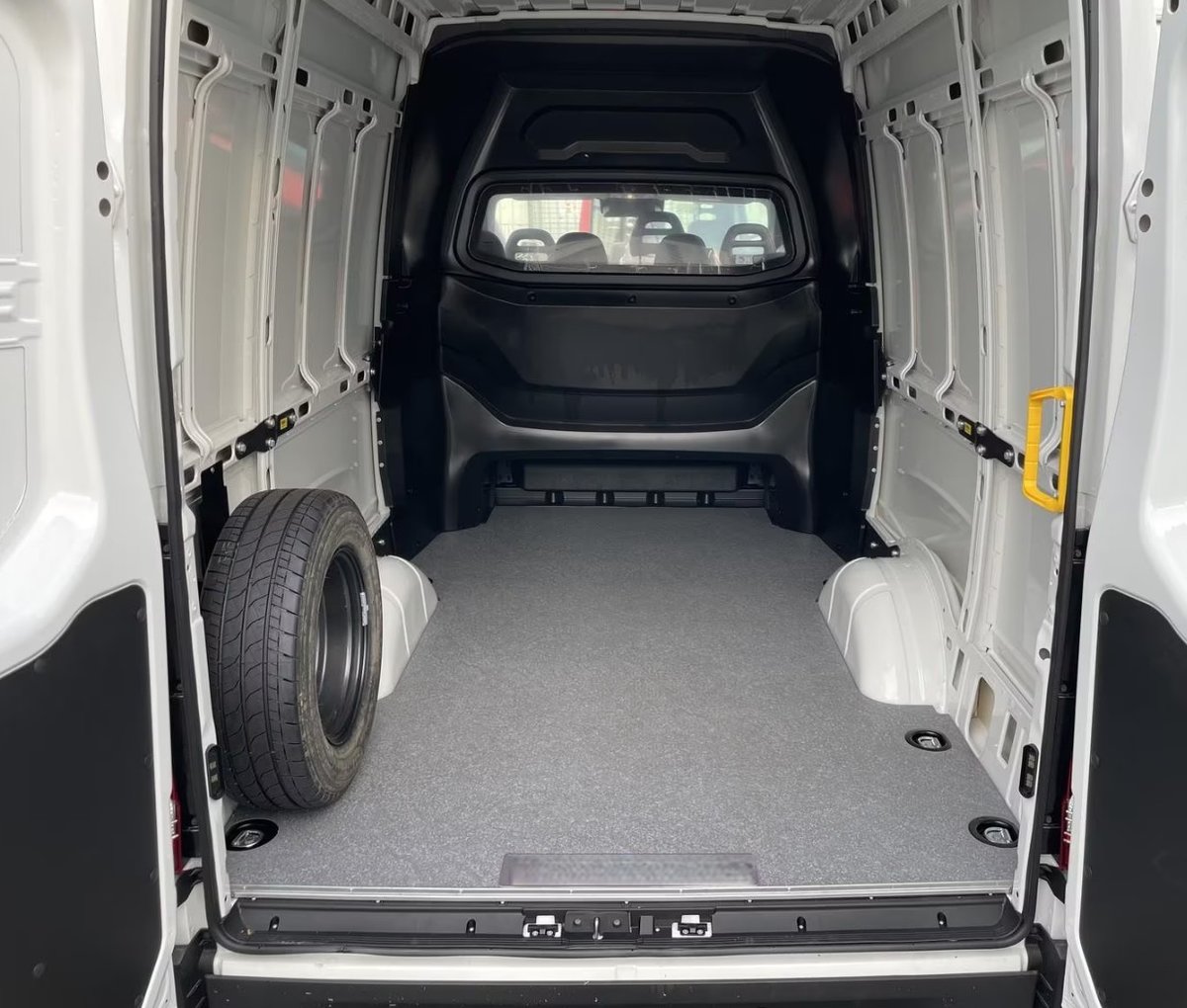 IVECO 35 S 14 D mit AHK, Diesel, Voiture nouvelle, Manuelle - 3