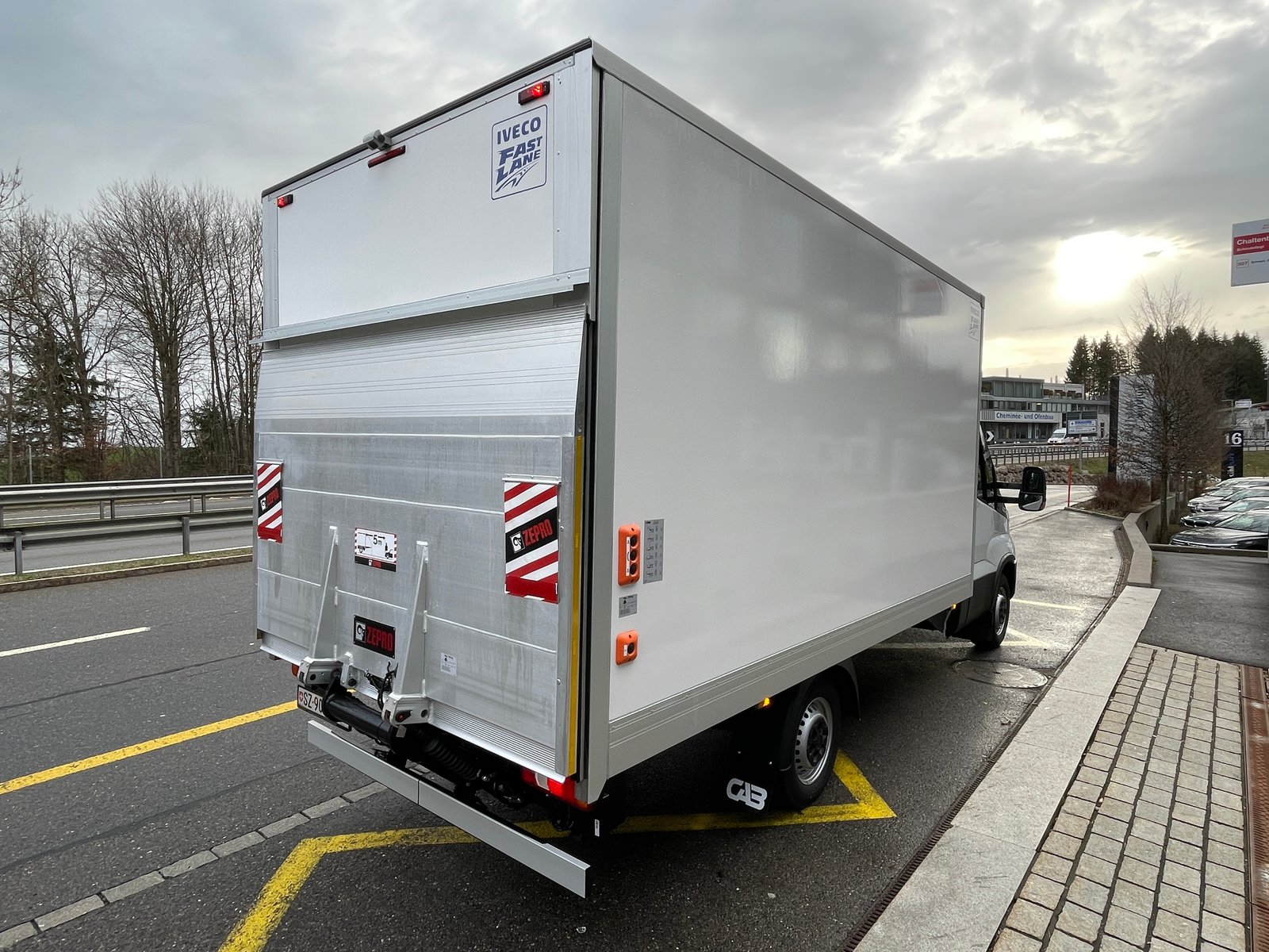 IVECO 35 S 16H A8 Kastenwagen mit Hebebühne, Diesel, Voiture nouvelle, Automatique - 4