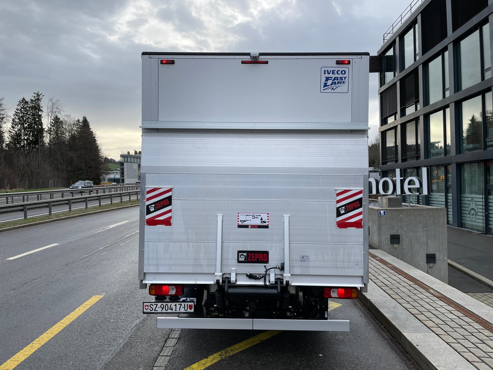IVECO 35 S 16H A8 Kastenwagen mit Hebebühne, Diesel, Voiture nouvelle, Automatique - 5