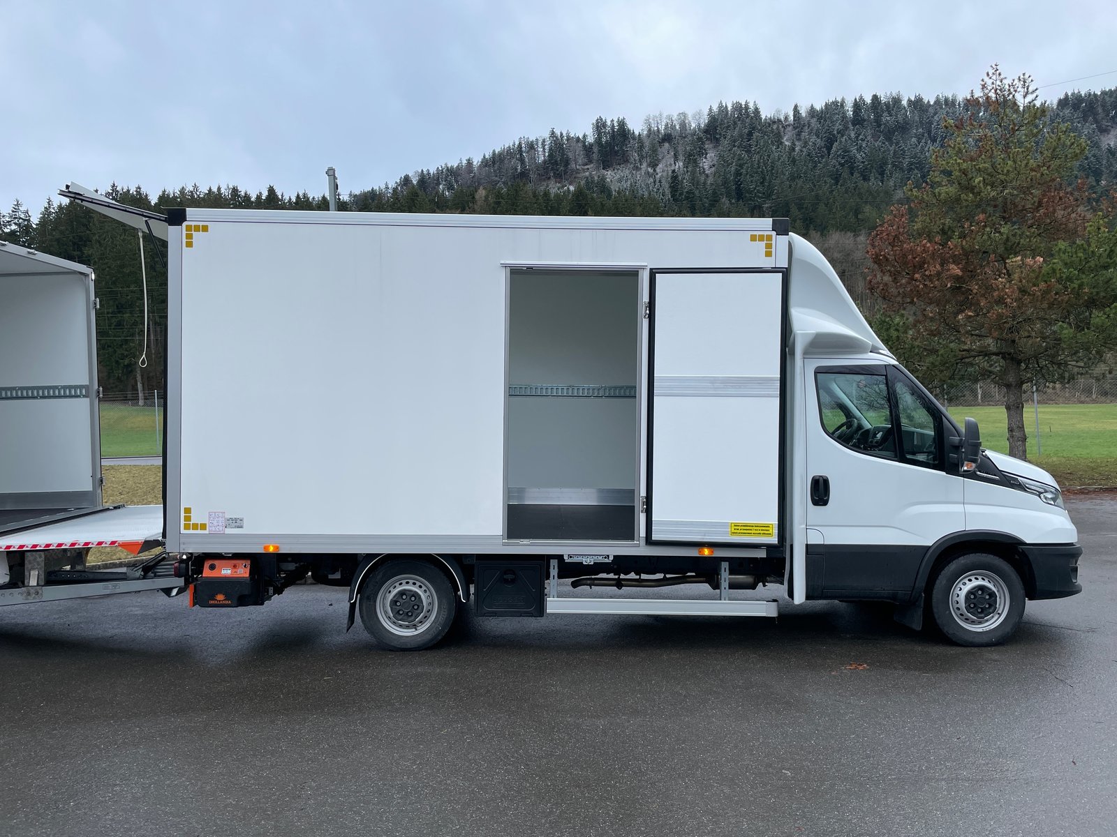 IVECO 35 S 18H A8 HIi-Matic 8-Gang Durchlader mit 2x Hebebü, Diesel, New car, Automatic - 4