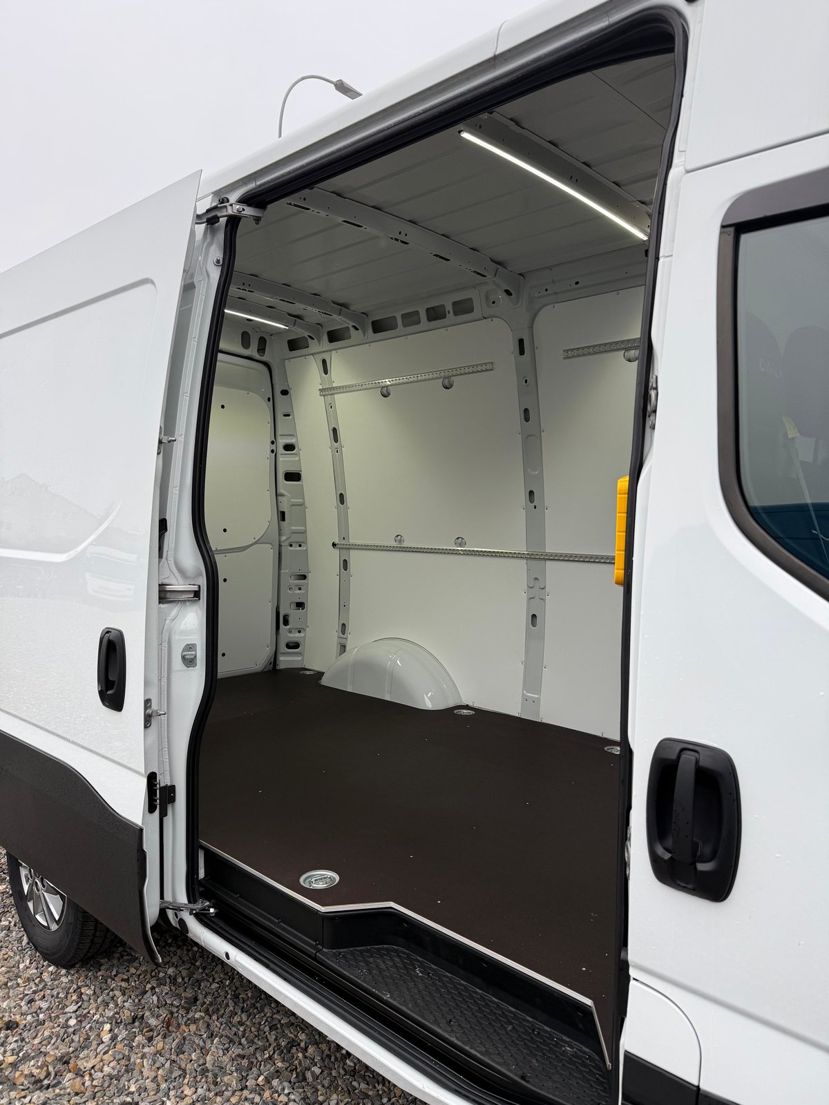 IVECO 35 S 18H V, Diesel, New car, Automatic - 5