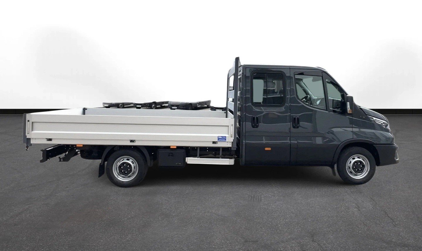 IVECO 35 S 16H D 7 Sitzer, Diesel, New car, Manual - 4