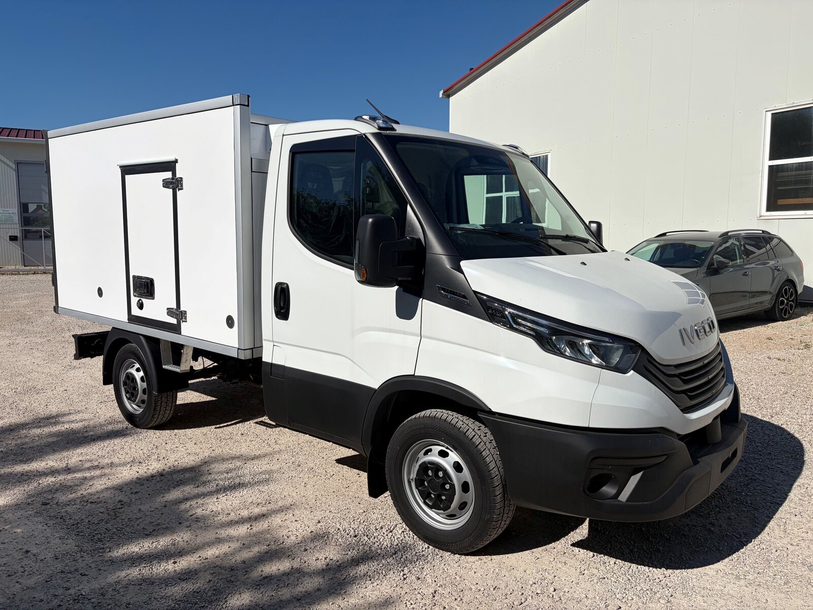 IVECO 35S16H A8 Döner Carrier TK -20 Grad Koffer mit 1000kg Nutz
