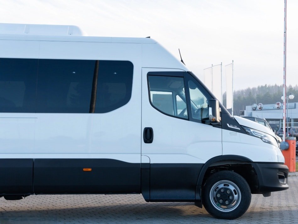 IVECO 50 C 18H A8 V 24-Sitzer, Diesel, Auto nuove, Automatico - 3