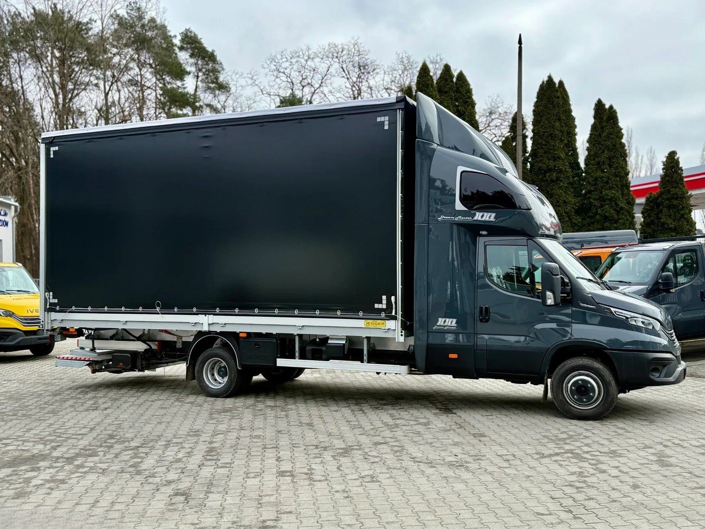 IVECO 72 C 18H LAMAX XL Schlafkabine mit 2 Betten, Diesel, Voiture nouvelle, Automatique - 3