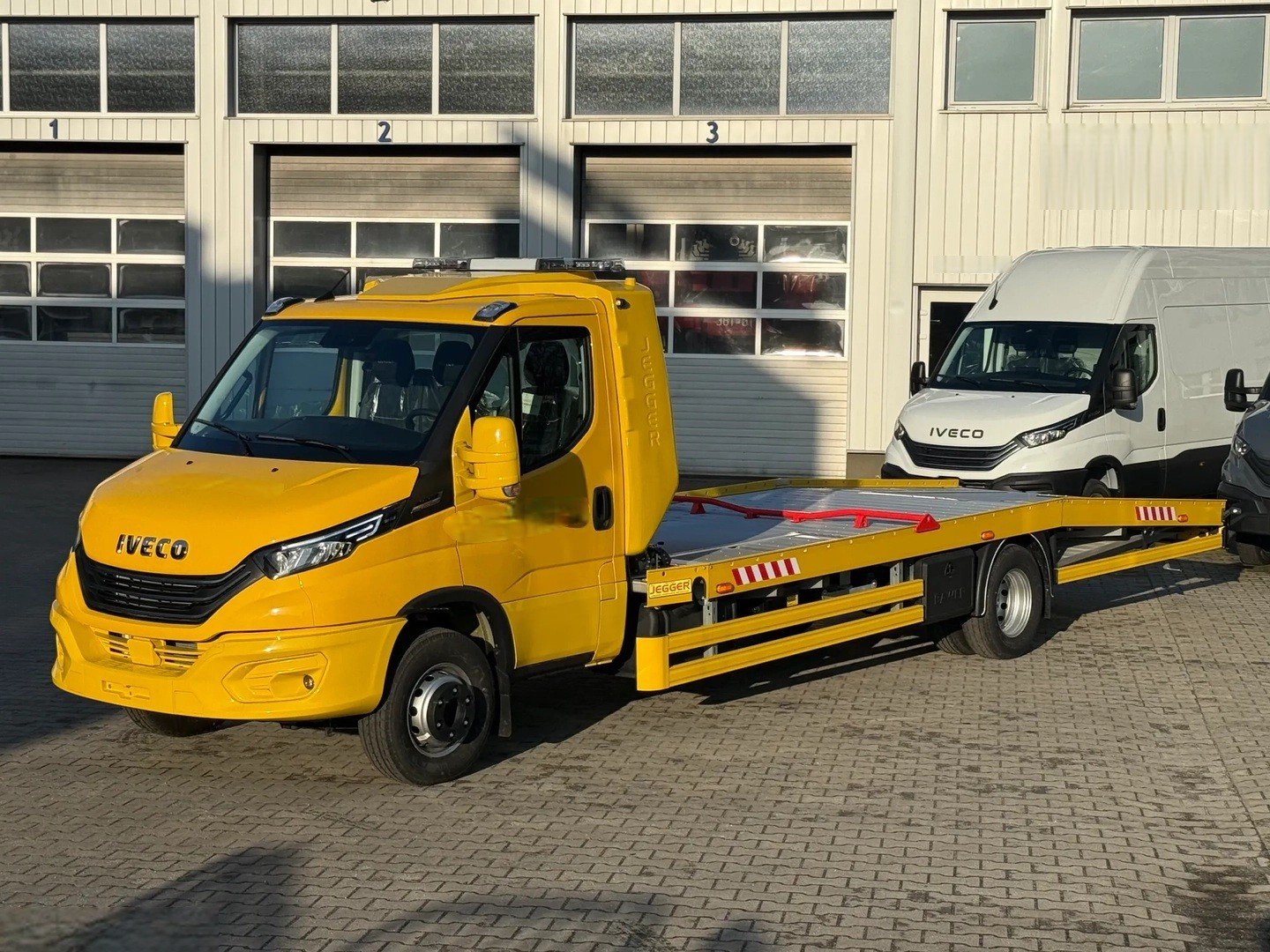 IVECO 72 C 21H A8 Autotransporter