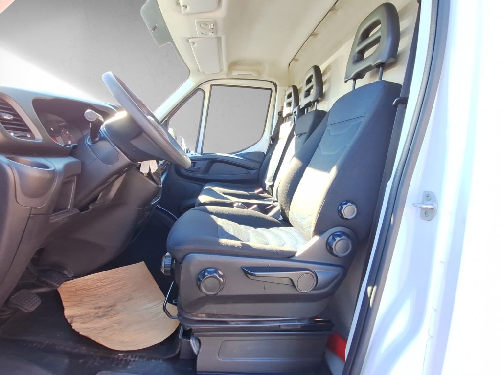 IVECO DAILY 2.3 HPI 136, Diesel, Occasion / Utilisé, Manuelle - 6