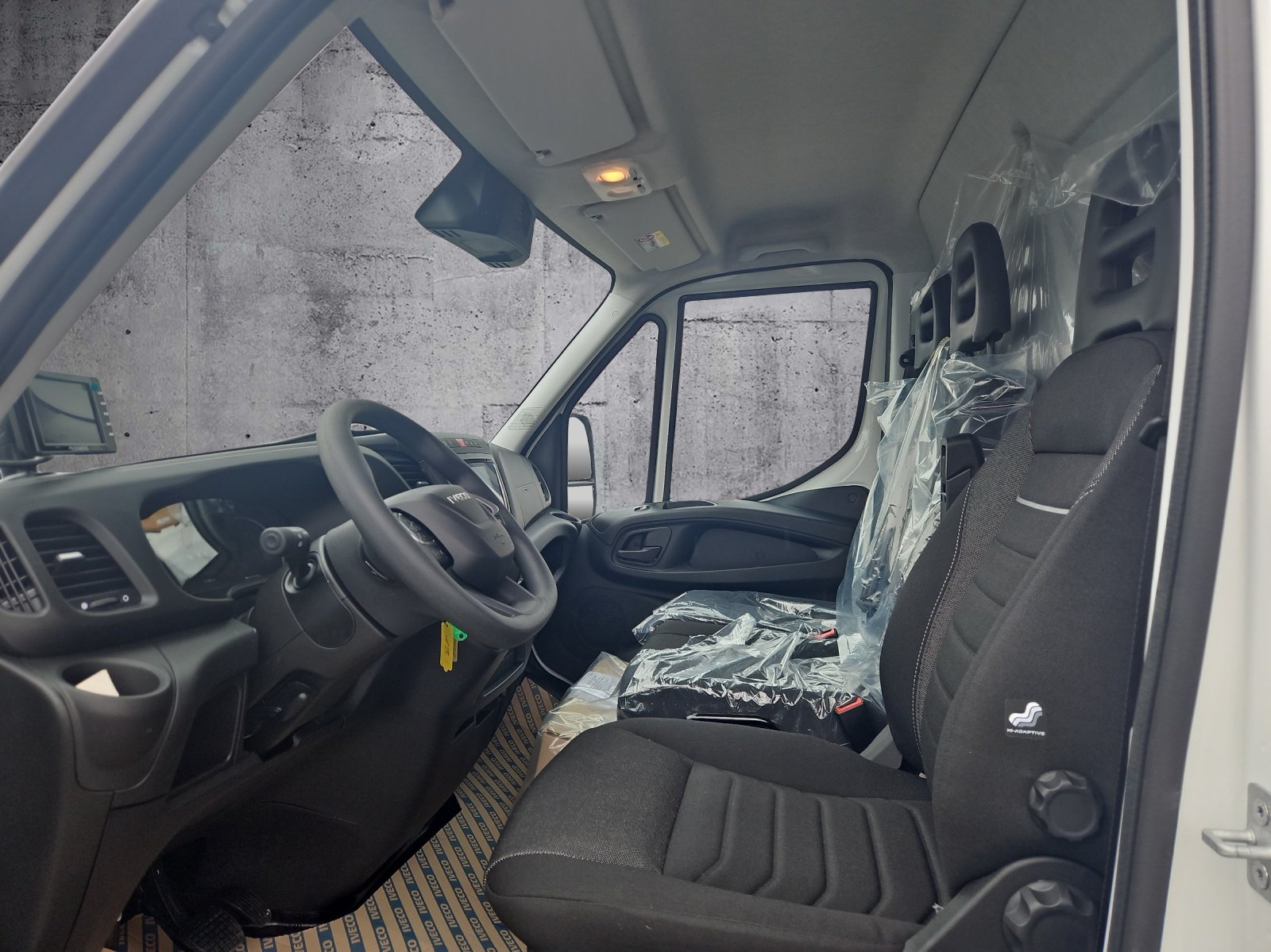 IVECO 35C18H A-8 mit Zwillingsbereifung und 4600mm x 2100mm Voll-A, Diesel, Auto nuove, Automatico - 7