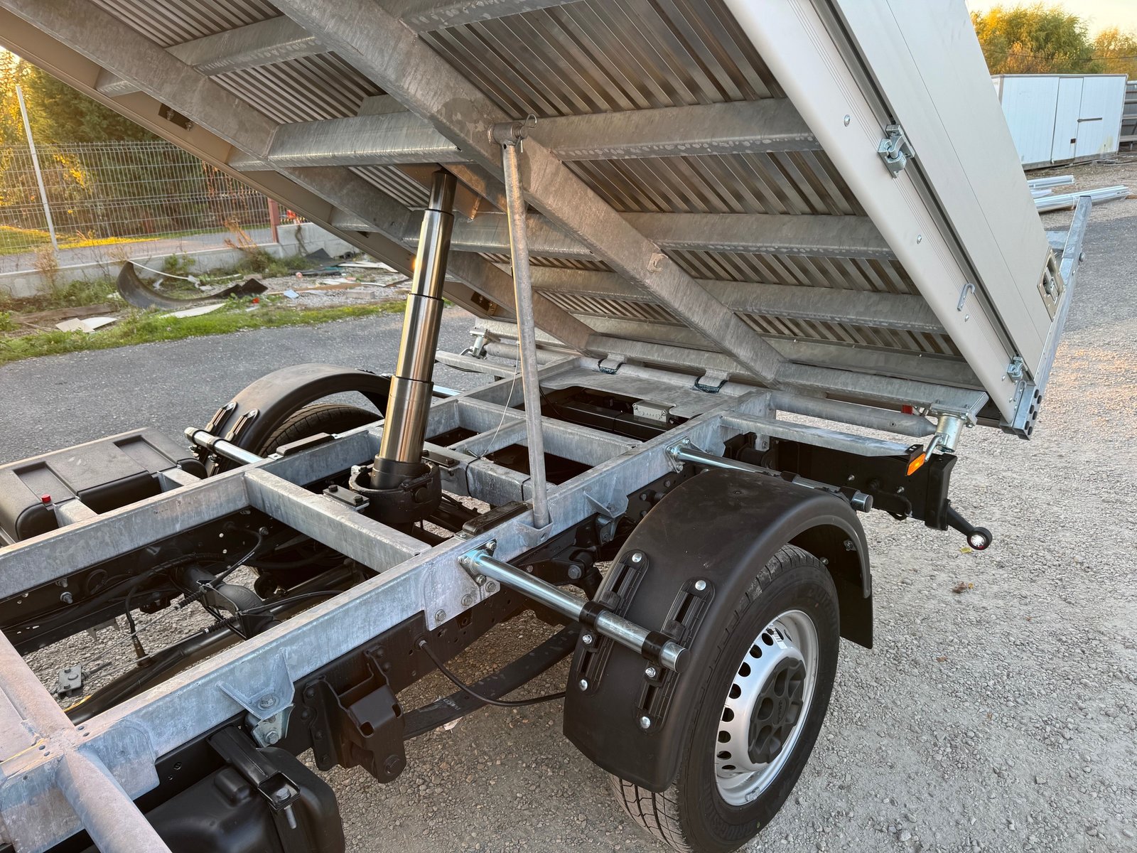 IVECO 35C18 mit Vollalu-3-Seitenkipper, 3500kg Ahk und Rückfahrka, Diesel, Auto nuove, Manuale - 3