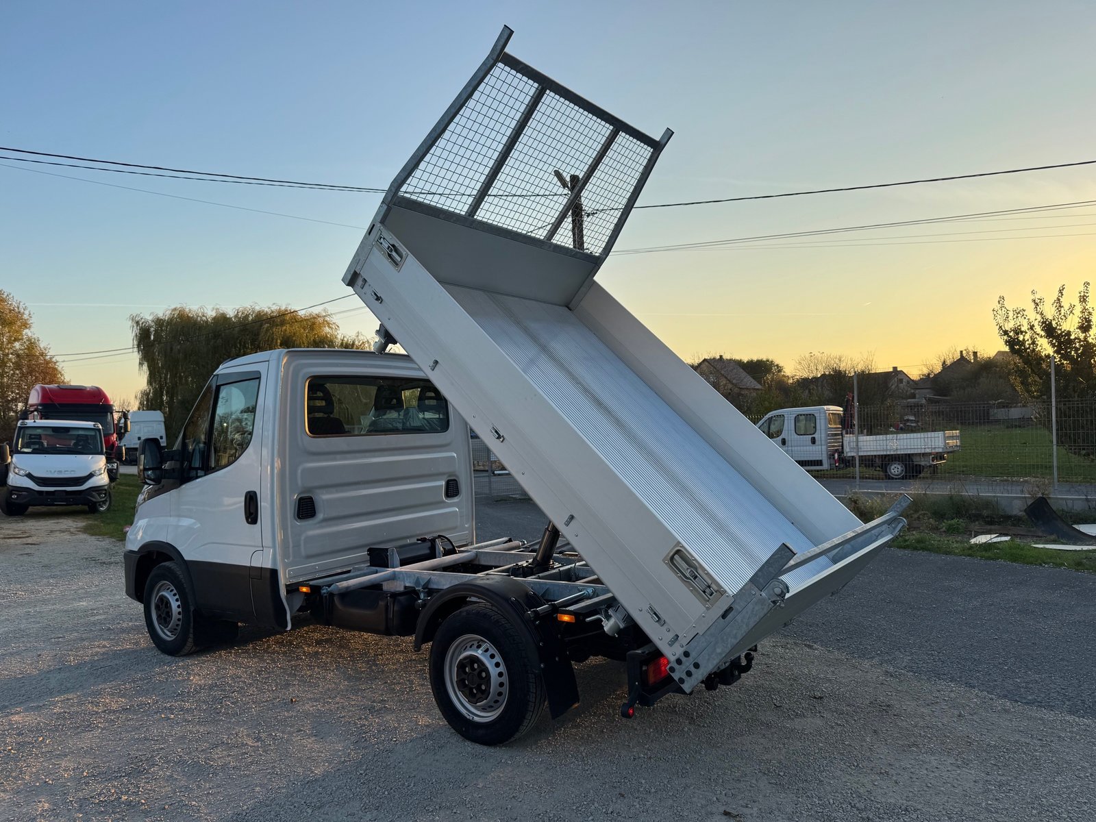 IVECO 35C18 mit Vollalu-3-Seitenkipper, 3500kg Ahk und Rückfahrka, Diesel, Auto nuove, Manuale - 4