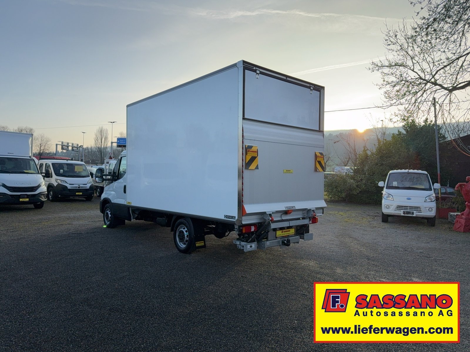 IVECO Daily 35S18 Hi-Matic Möbelkoffer mit Hebebühne 2.40m, Diesel, Neuwagen, Automat - 5