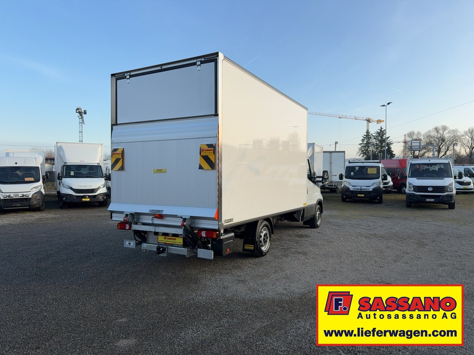 IVECO Daily 35S18 Hi-Matic Möbelkoffer mit Hebebühne 2.40m, Diesel, Neuwagen, Automat - 6