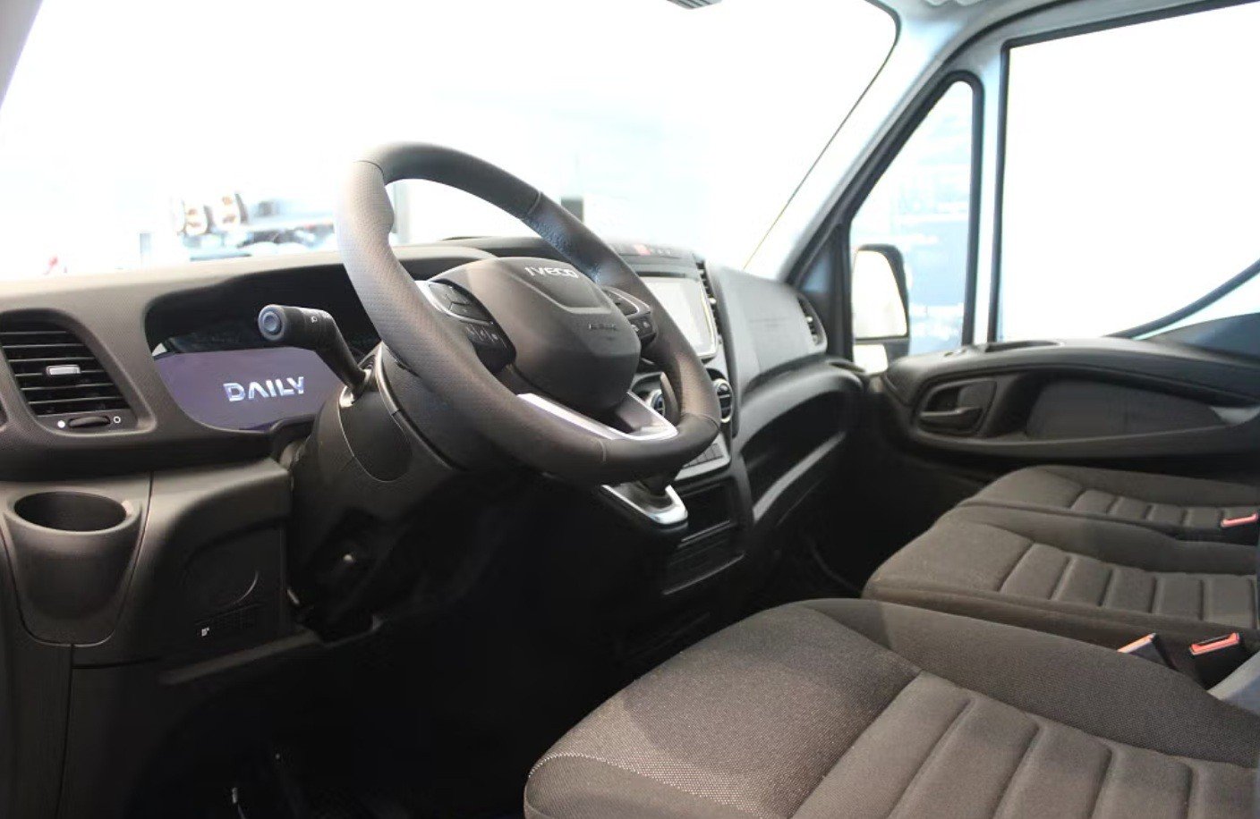 IVECO Daily Kastenaufbau + Hebebu00fchne, Diesel, Auto nuove, Automatico - 4