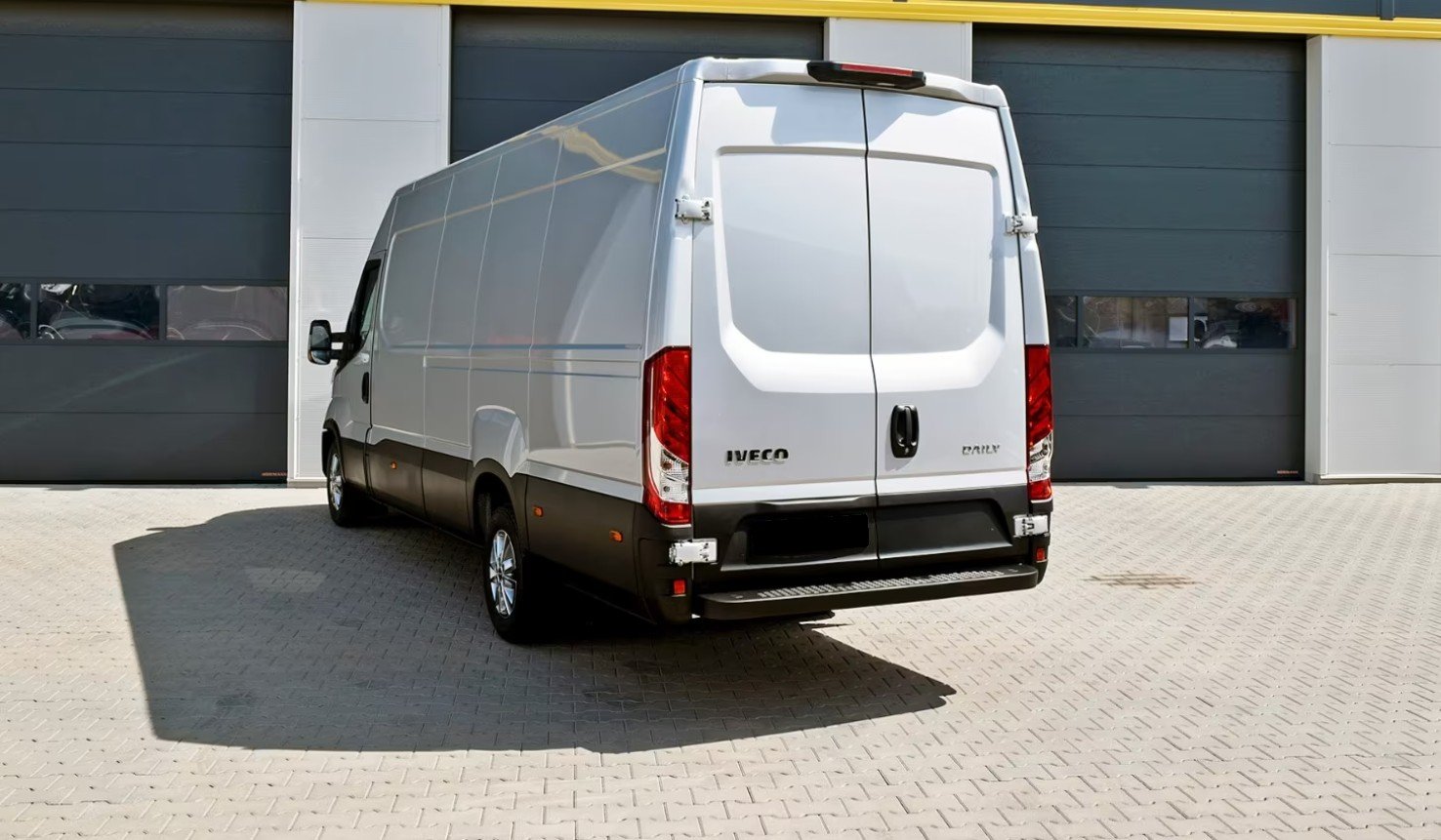 IVECO Daily 35 S 18H A8 L4H2, Diesel, Auto nuove, Automatico - 3