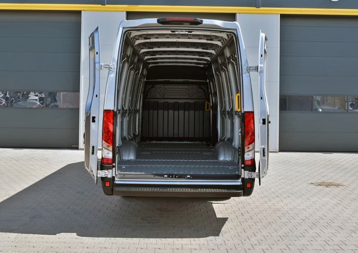 IVECO Daily 35 S 18H A8 L4H2, Diesel, Auto nuove, Automatico - 4