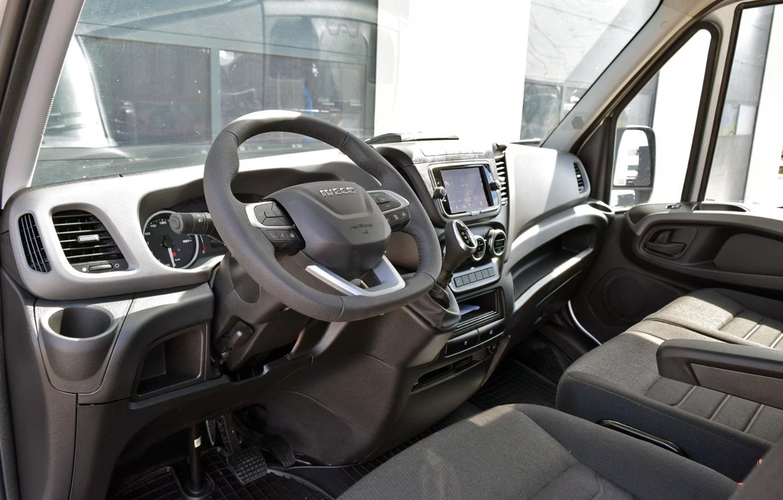 IVECO Daily 35 S 18H A8 L4H2, Diesel, Auto nuove, Automatico - 6