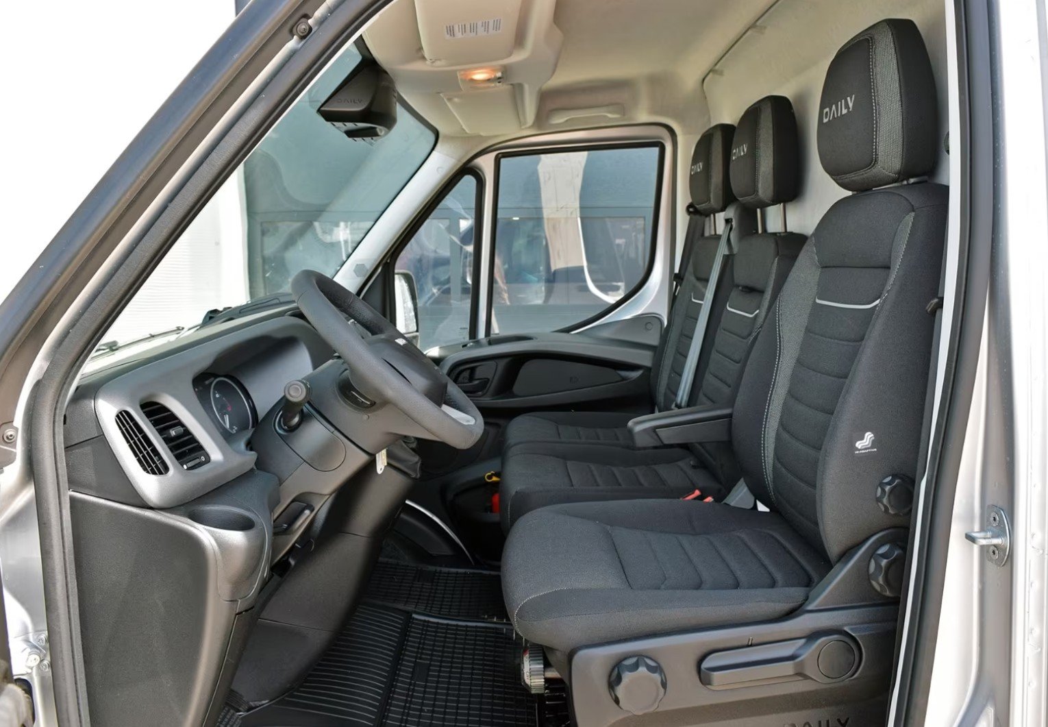 IVECO Daily 35 S 18H A8 L4H2, Diesel, Auto nuove, Automatico - 7