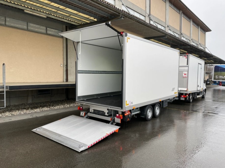 IVECO Daily 35 S 18H A8 Durchlader mit 2x Hebebühnen, Diesel, Auto nuove, Automatico - 5