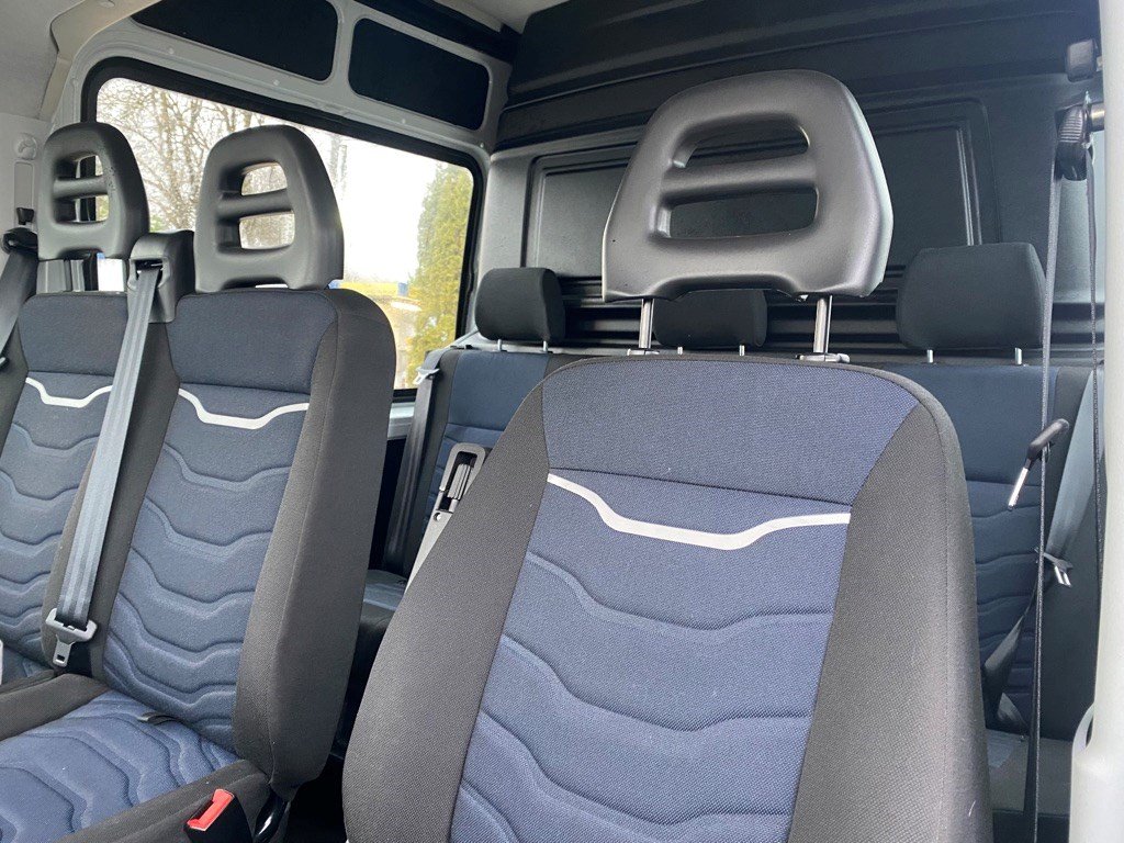 IVECO DAILY 35 S 14 L3H2 6 Plätze mit Anhängerkupplung 3.5, Diesel, Second hand / Used, Manual - 3