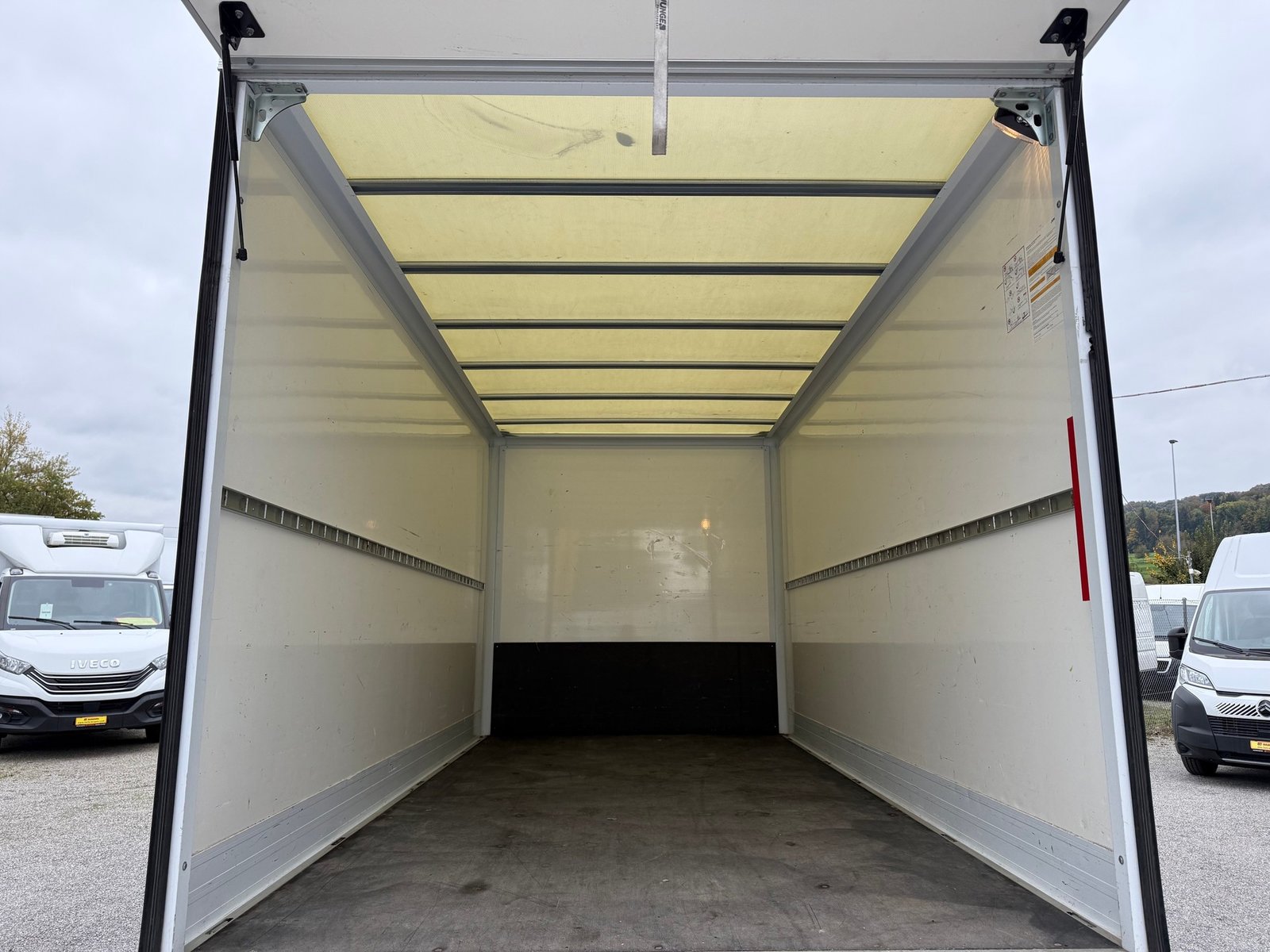 IVECO Daily 35 C 16 Koffer mit Hebebühne, Diesel, Occasion / Gebraucht, Handschaltung - 4