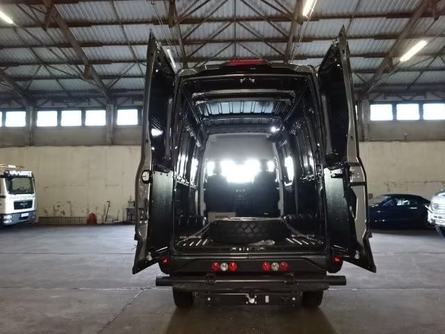 IVECO Kasten 55S18HA8 V WX Navi 4x4, Diesel, New car, Automatic - 4
