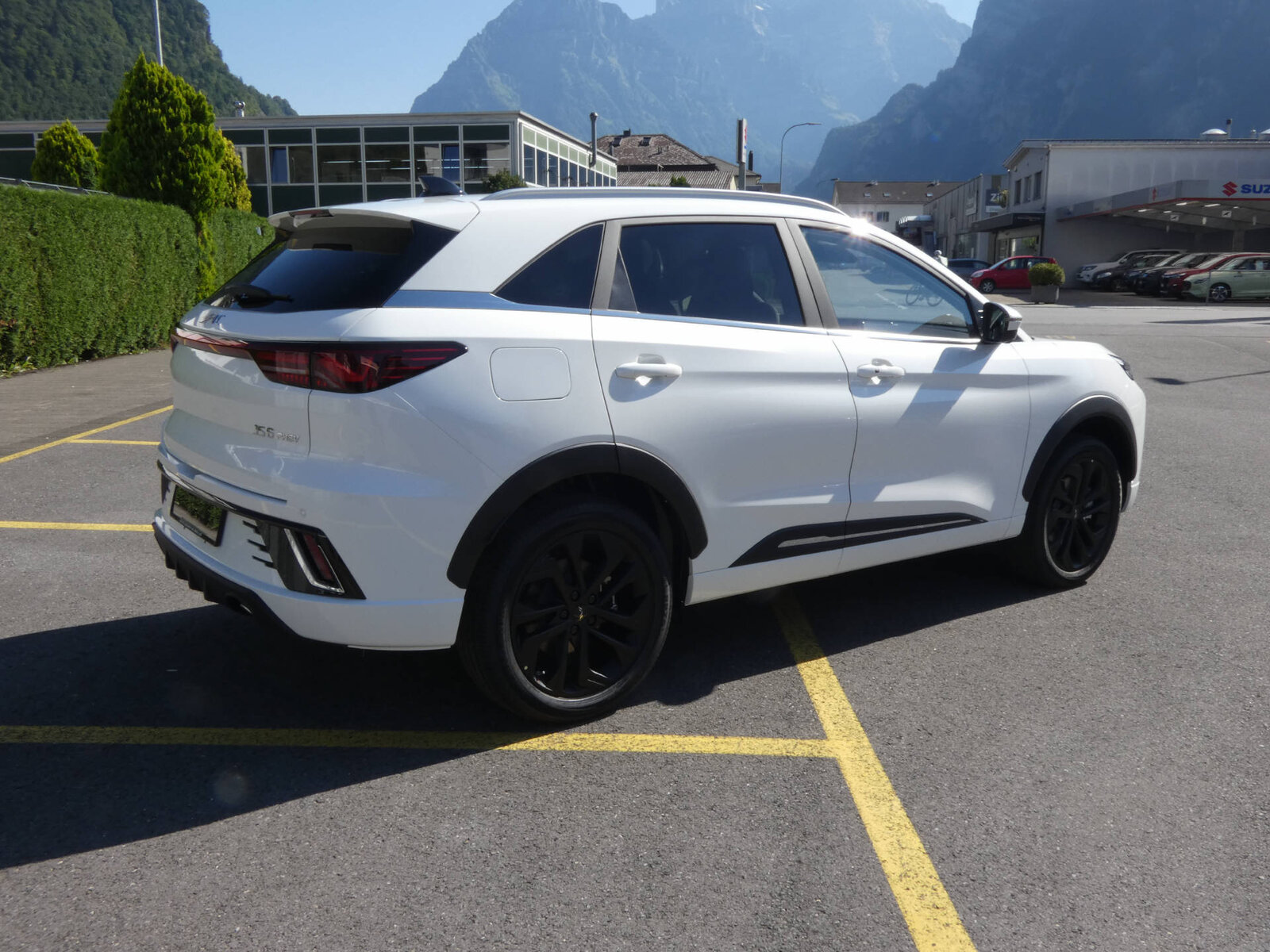 JAC JS6 1.5 PHEV, Plug-in-Hybrid Benzin/Elektro, Neuwagen, Automatik - 4