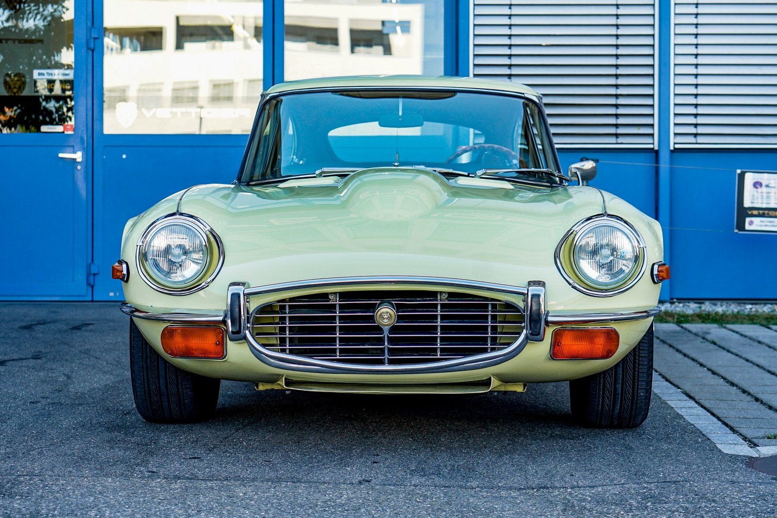 JAGUAR E-Type V12 2+2 III, Petrol, Second hand / Used, Manual - 2