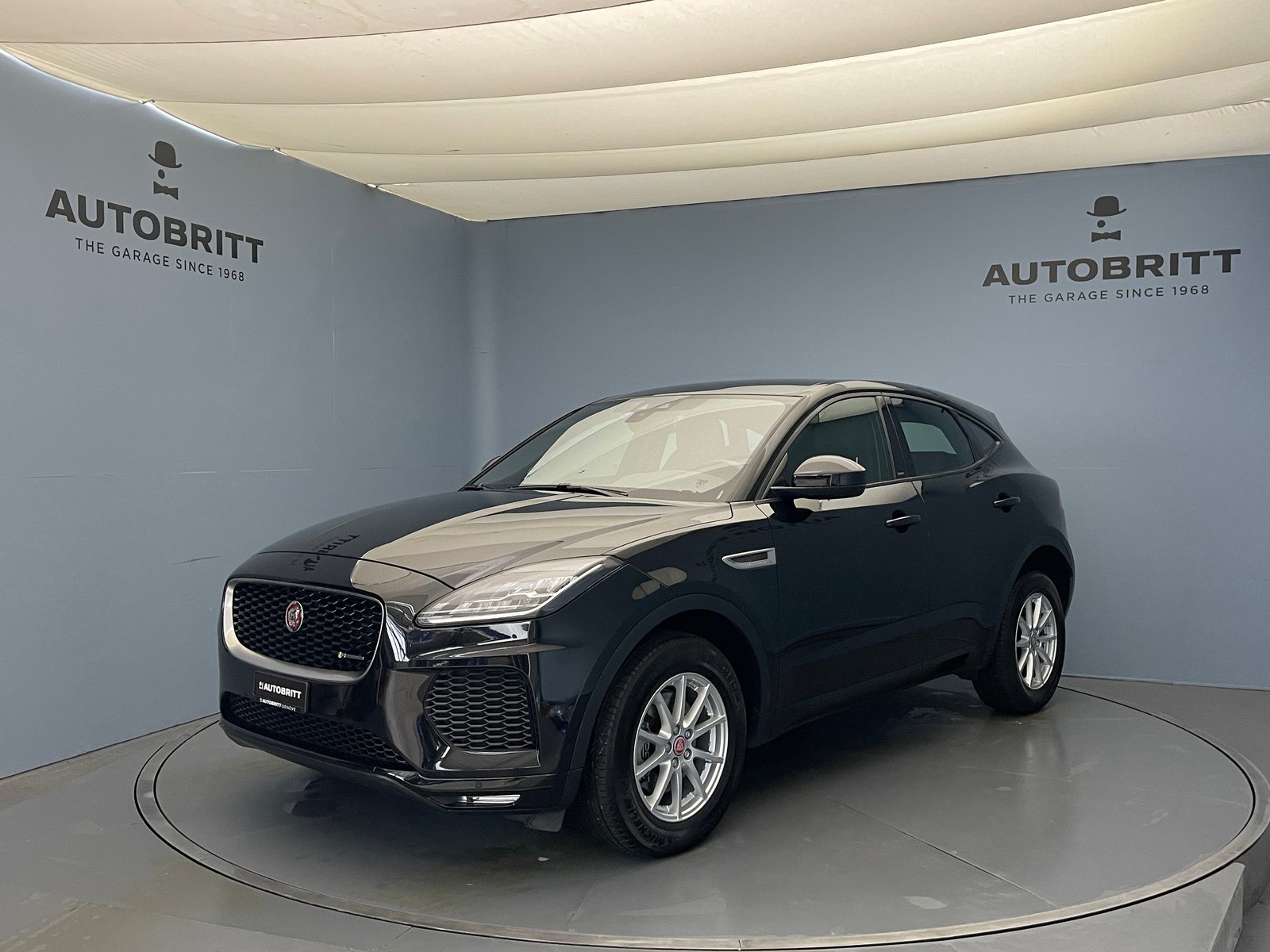 JAGUAR E-Pace 2.0 T 200 R-Dynamic AWD
