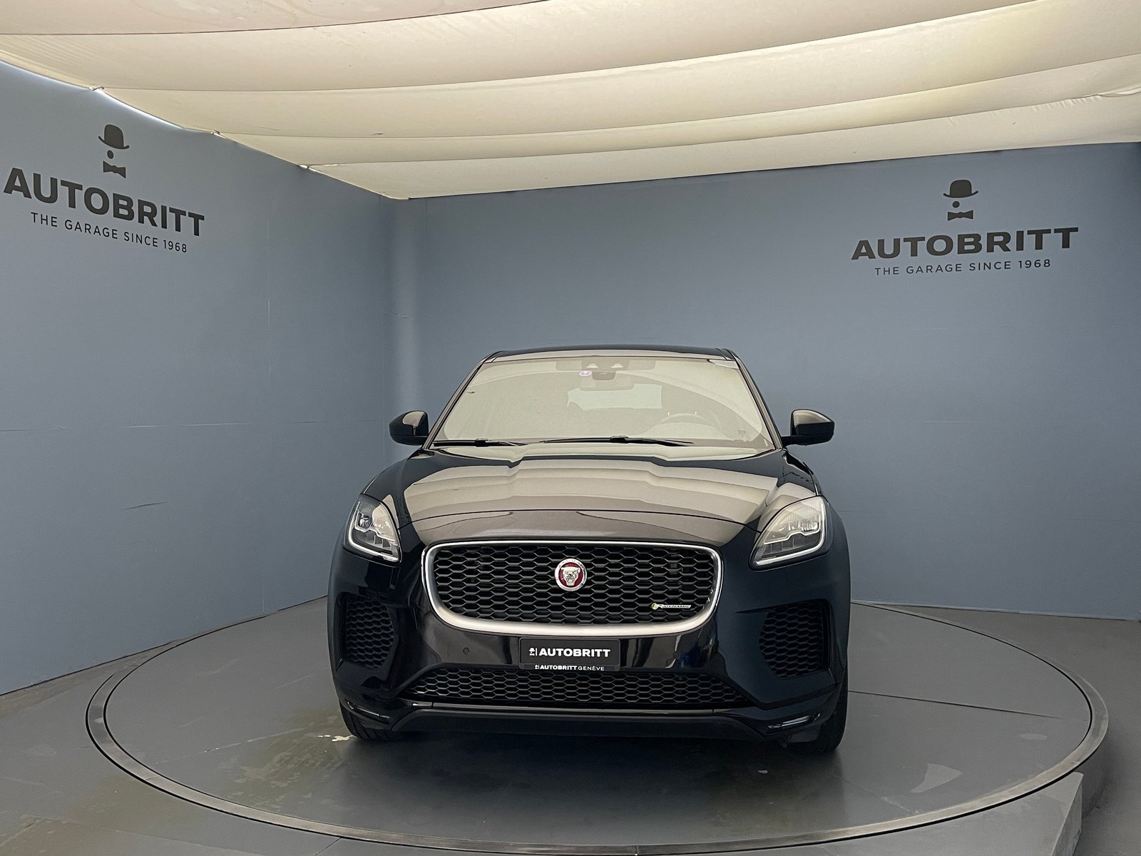 JAGUAR E-Pace 2.0 T 200 R-Dynamic AWD, Benzin, Occasion / Gebraucht, Automatik - 2