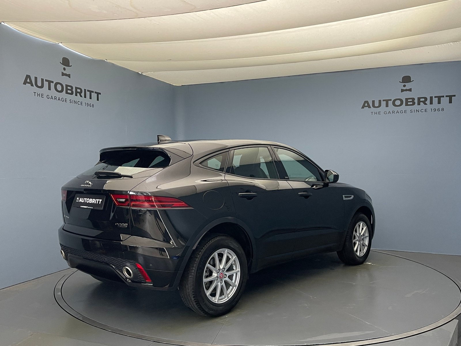 JAGUAR E-Pace 2.0 T 200 R-Dynamic AWD, Benzin, Occasion / Gebraucht, Automatik - 4