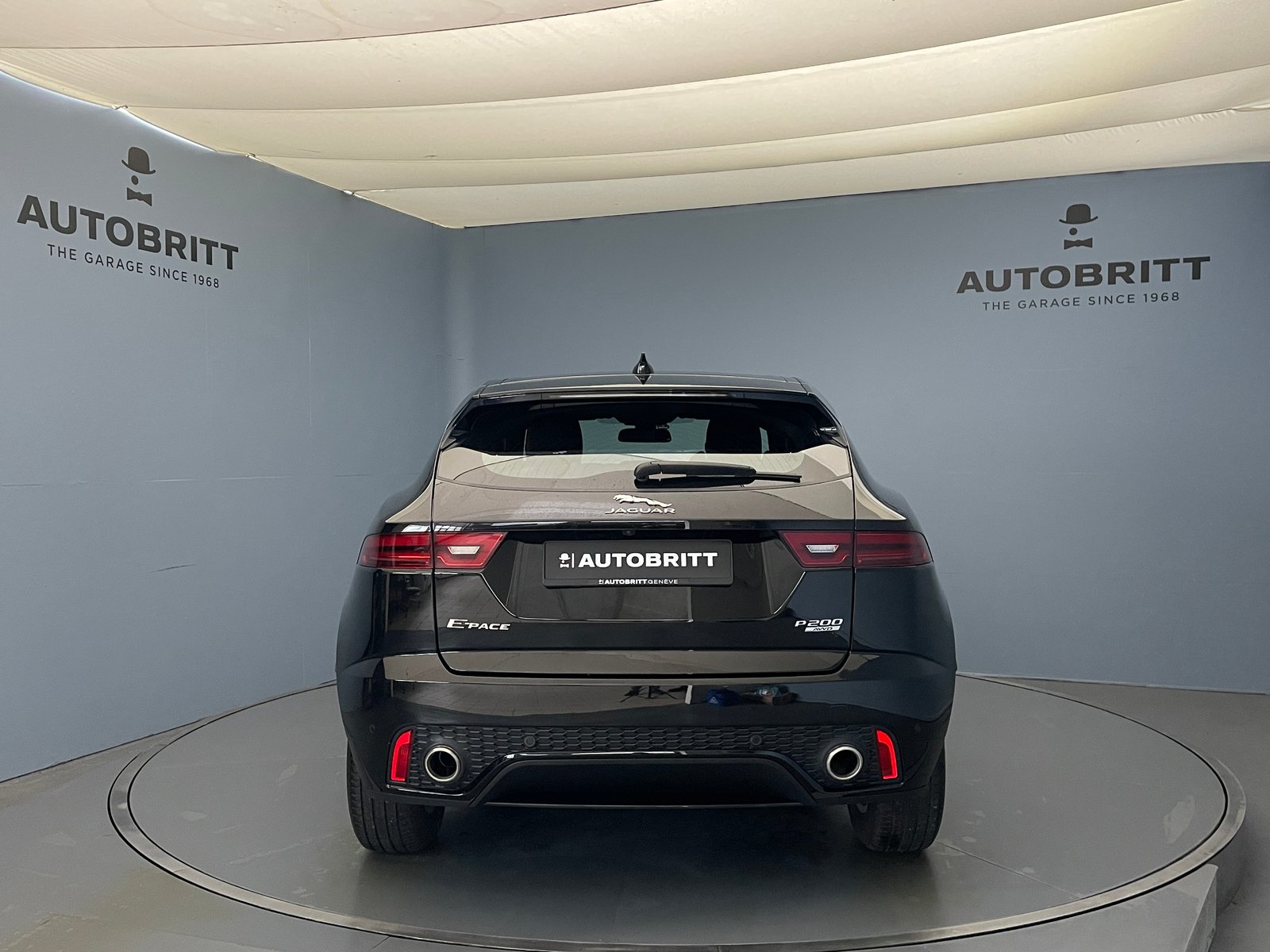 JAGUAR E-Pace 2.0 T 200 R-Dynamic AWD, Benzin, Occasion / Gebraucht, Automatik - 5