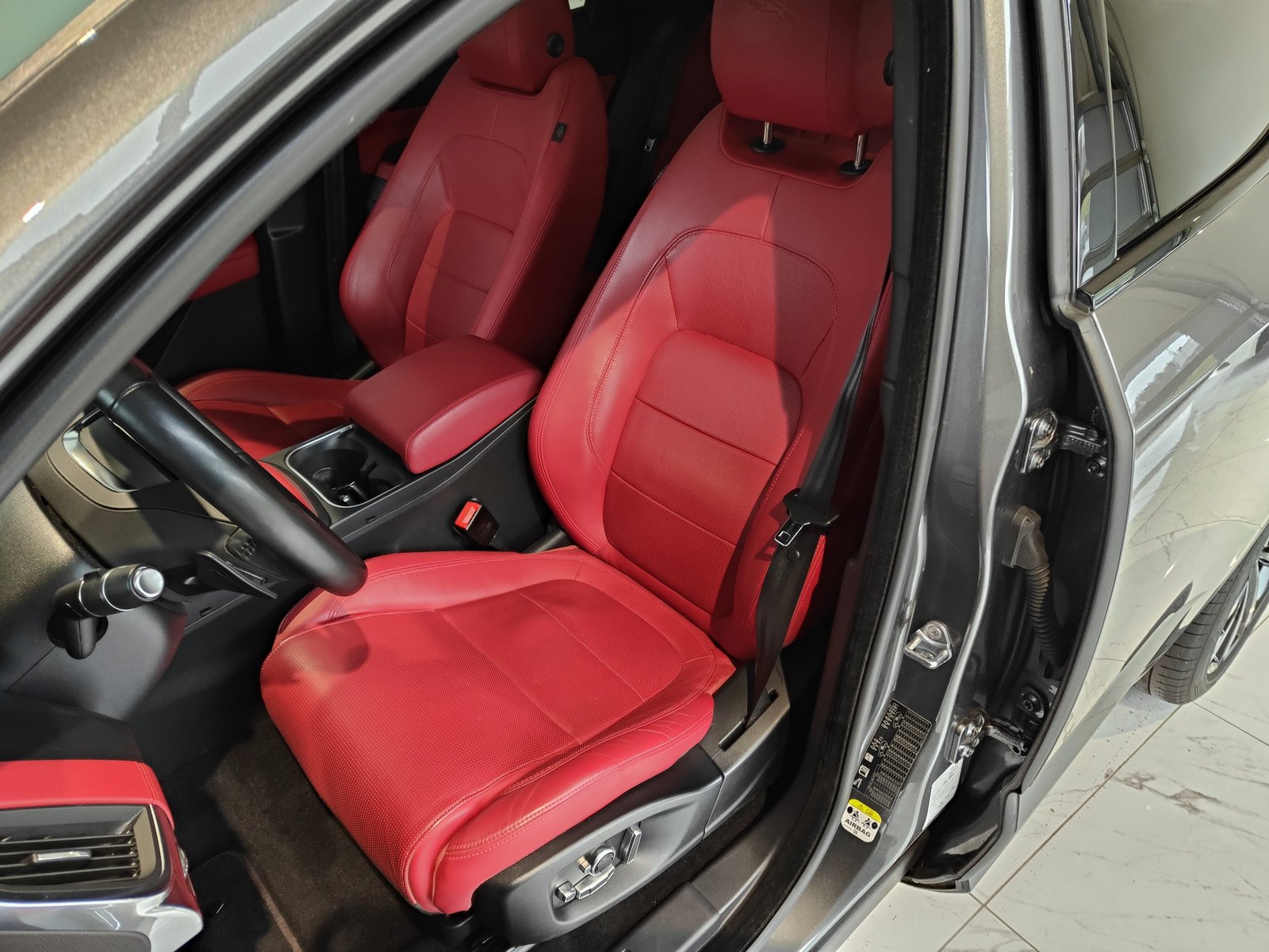 JAGUAR E-Pace 2.0d D240 R-Dynamic SE AWD Automatik, Diesel, Occasion / Utilisé, Automatique - 5