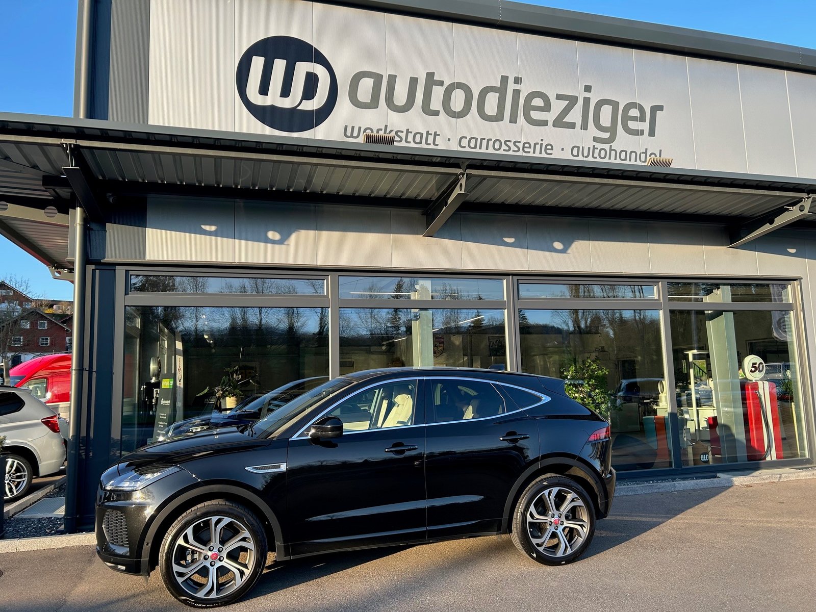 JAGUAR E-Pace 2.0 P300 R-Dynamic SE AWD Automatik