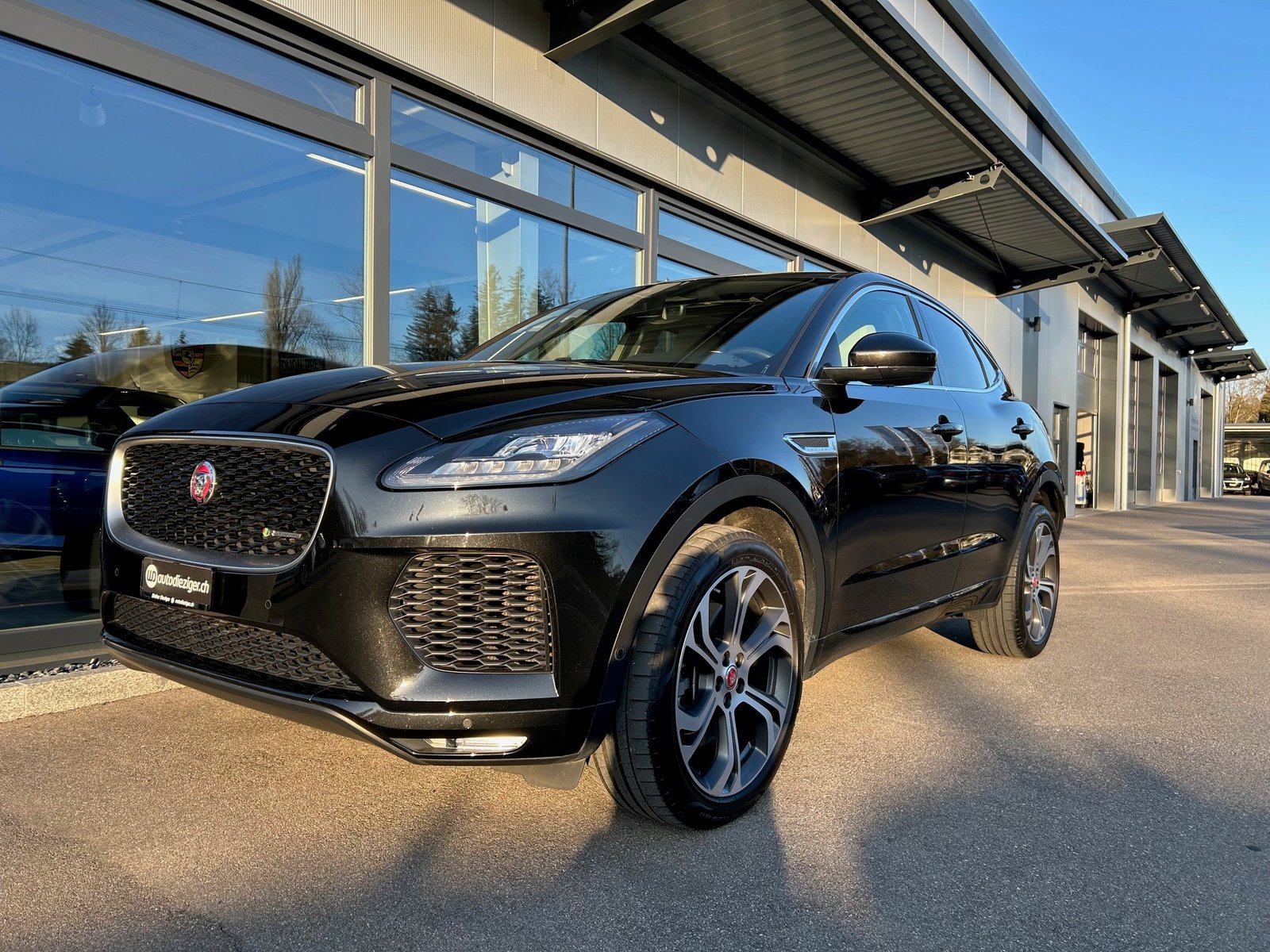 JAGUAR E-Pace 2.0 P300 R-Dynamic SE AWD Automatik, Essence, Occasion / Utilisé, Automatique - 4