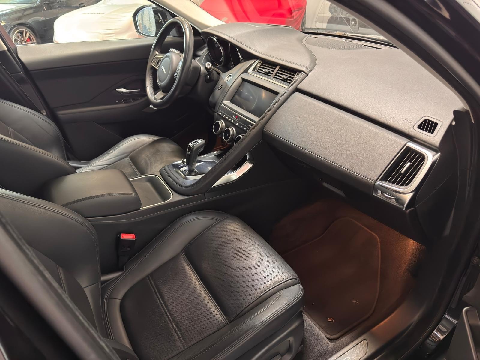 JAGUAR E-Pace 2.0 T 300 S AWD, Essence, Occasion / Utilisé, Automatique - 7