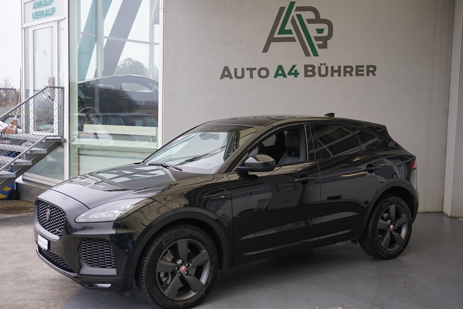 JAGUAR E-Pace P250 R-Dynamic SE AWD aus erster Hand 100 Benz, Essence, Occasion / Utilisé, Automatique - 4