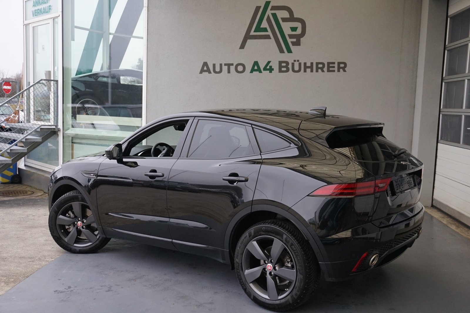 JAGUAR E-Pace P250 R-Dynamic SE AWD aus erster Hand 100 Benz, Essence, Occasion / Utilisé, Automatique - 6