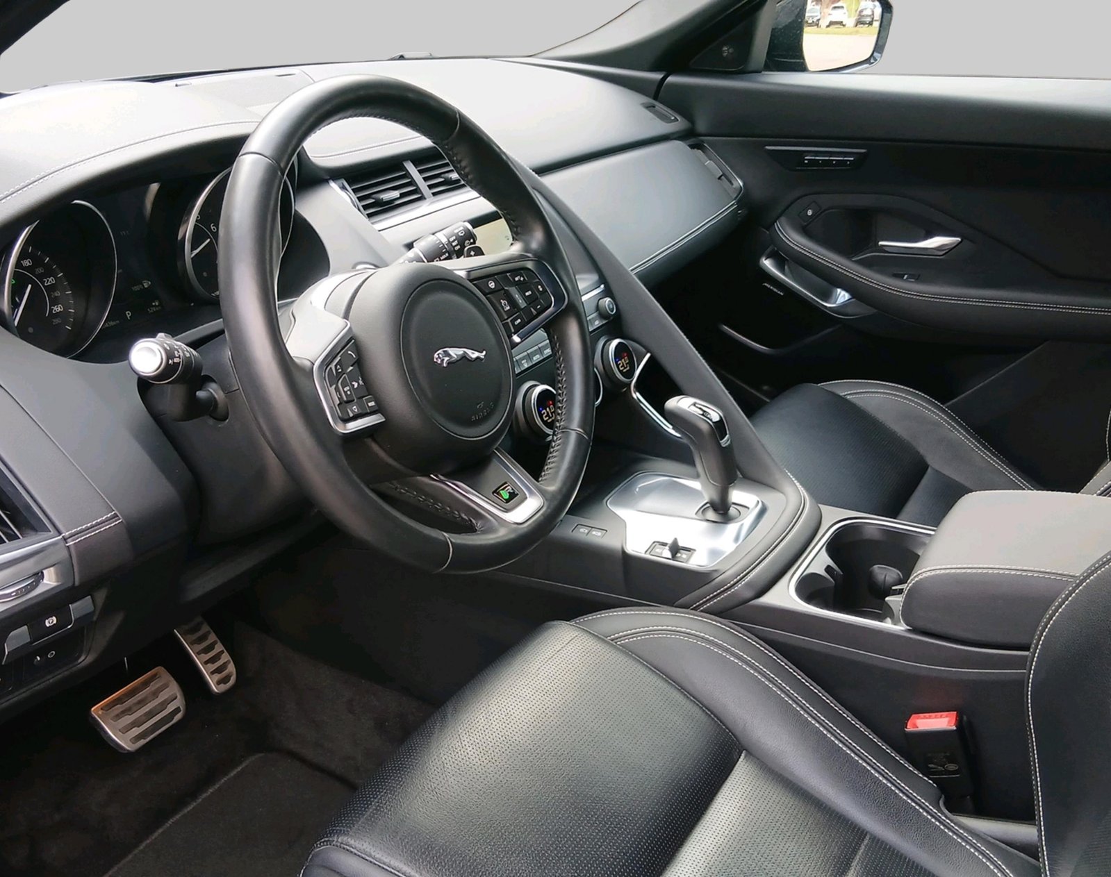 JAGUAR E-Pace 2.0 T 250 R-Dynamic SE, Essence, Occasion / Utilisé, Automatique - 3
