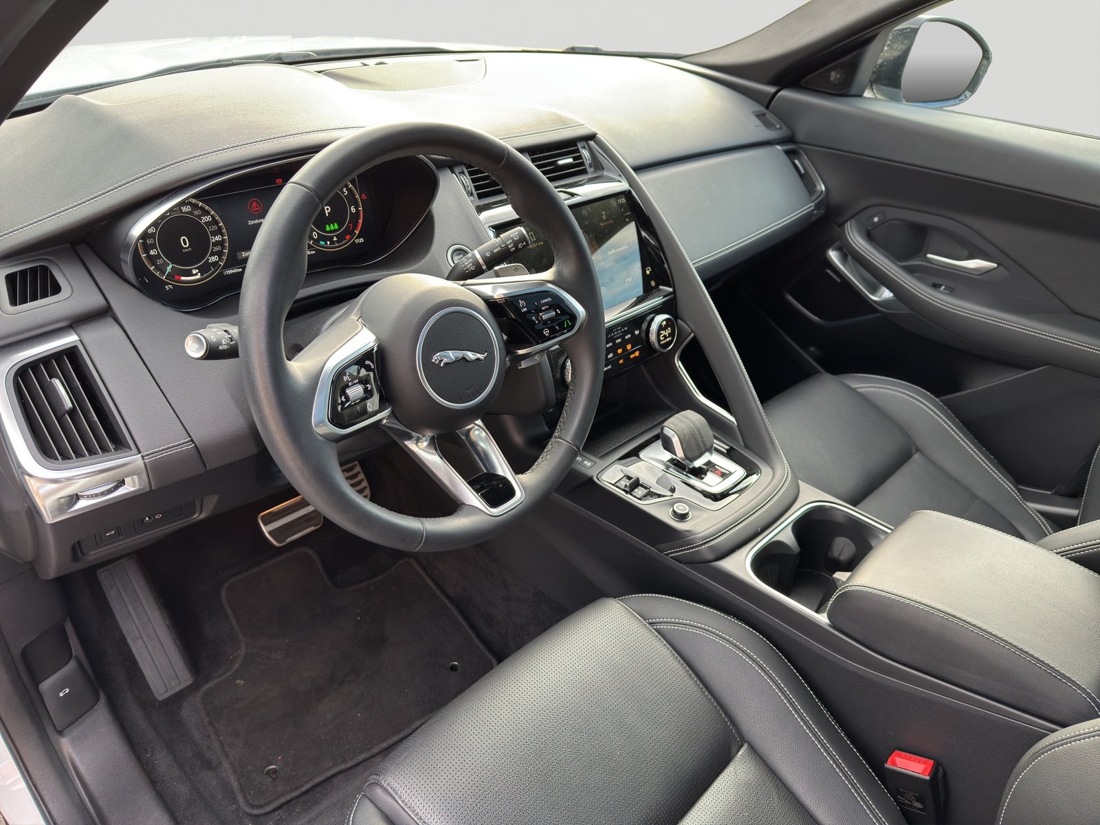 JAGUAR E-Pace 2.0 P250 R-Dynamic Black AWD SE, Mild-Hybrid Petrol/Electric, Second hand / Used, Automatic - 7