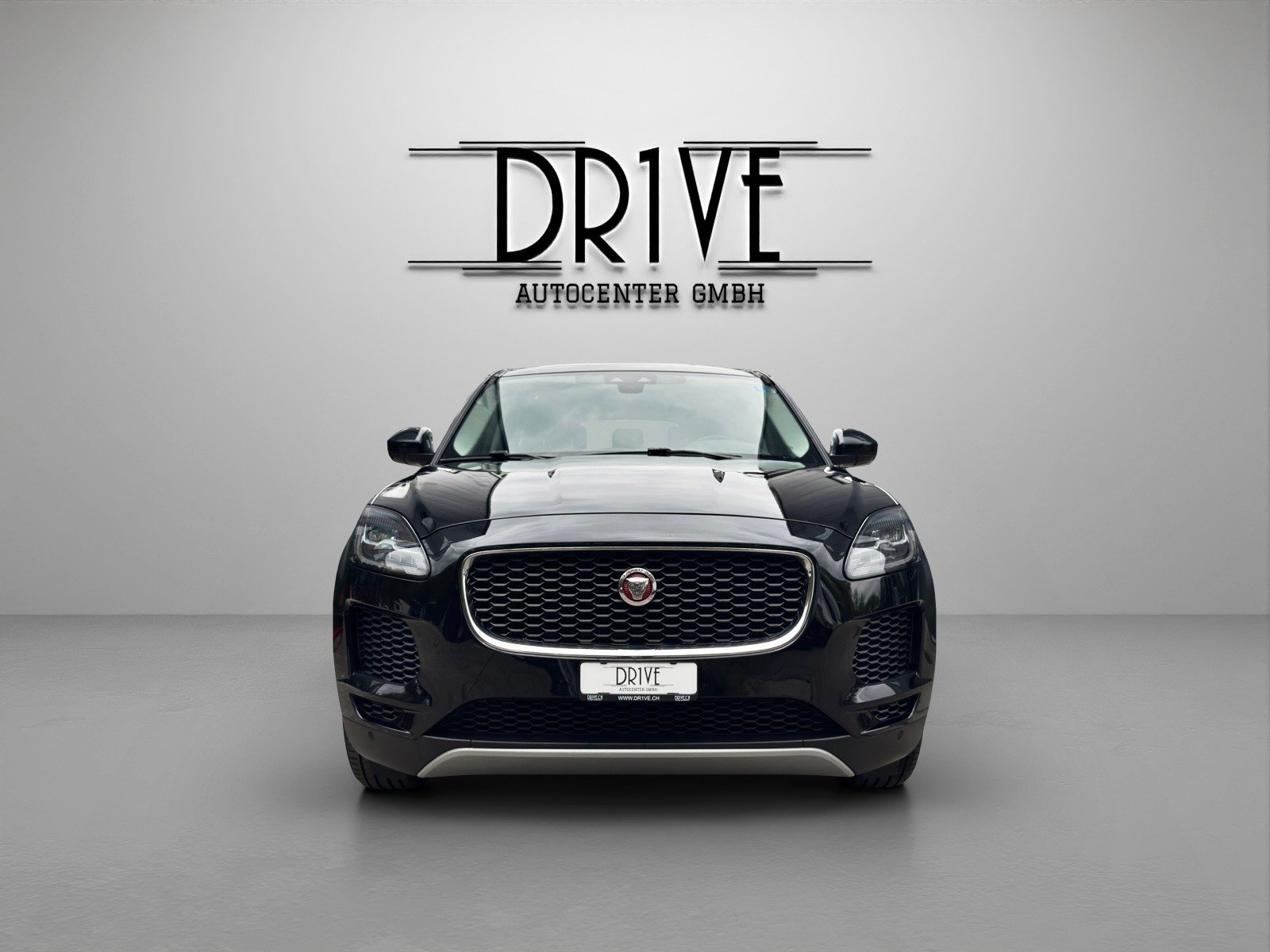 JAGUAR E-Pace P200 R-Dynamic AWD Automatik, Petrol, Second hand / Used, Automatic - 2