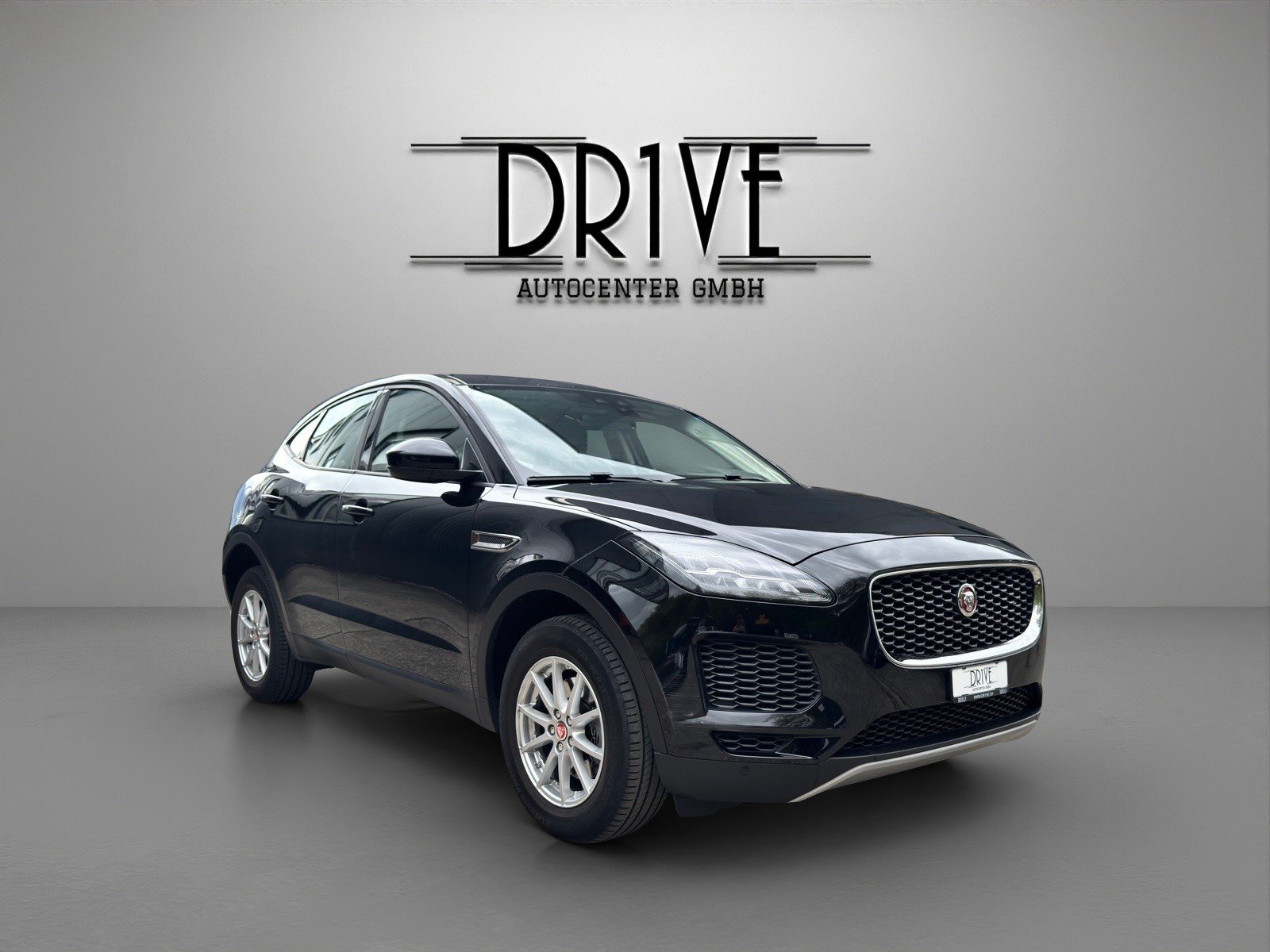 JAGUAR E-Pace P200 R-Dynamic AWD Automatik, Petrol, Second hand / Used, Automatic - 3