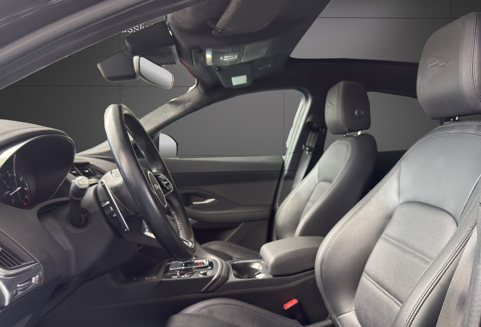 JAGUAR E-Pace 2.0 P200 AWD S, Mild-Hybrid Petrol/Electric, Second hand / Used, Automatic - 4