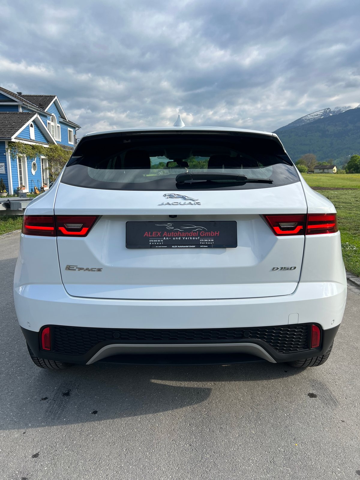 JAGUAR E-PACE 2.0d D150 R-Dynamic S, Diesel, Second hand / Used, Manual - 5