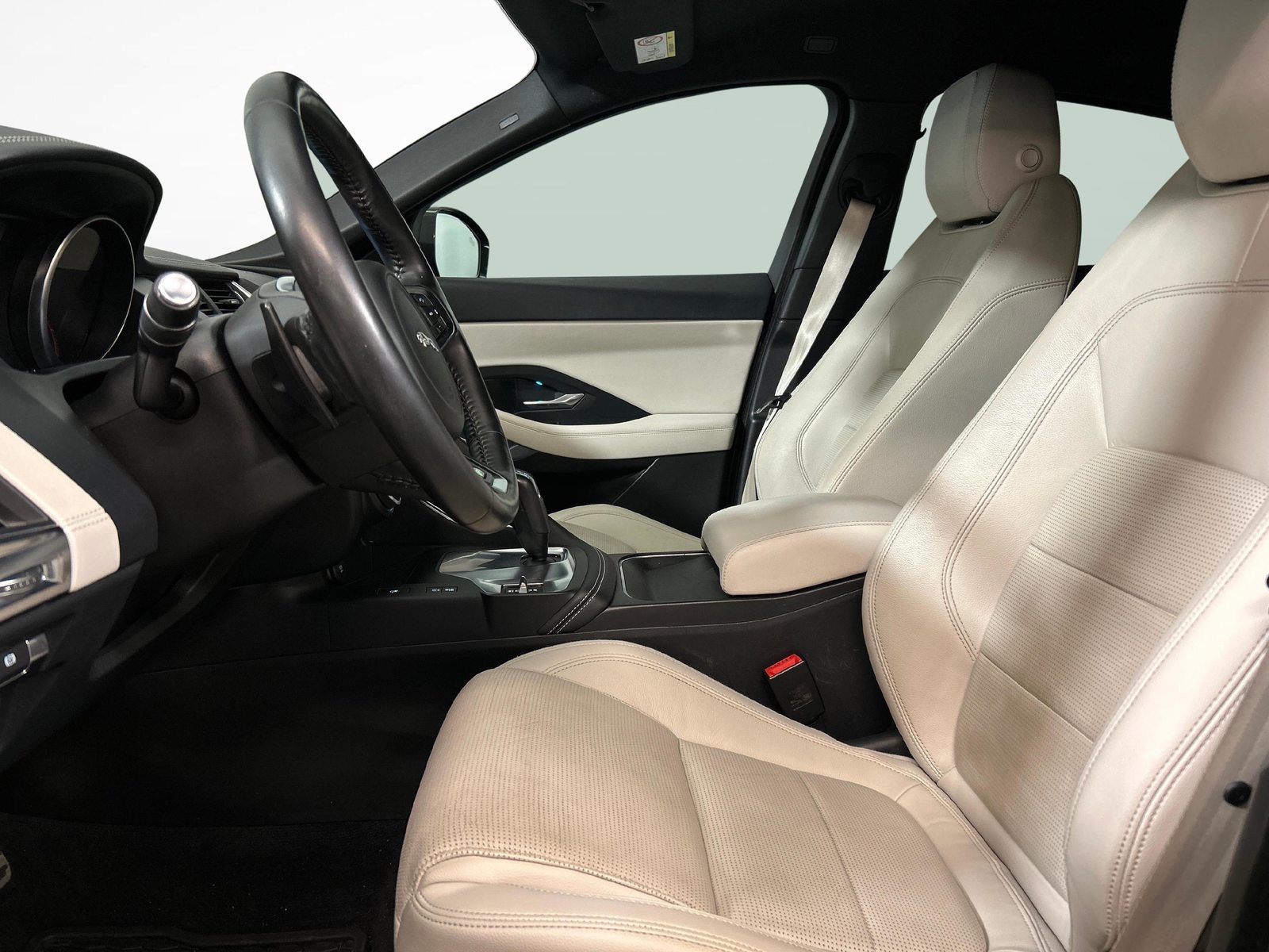 JAGUAR E-Pace 2.0 T 200 R-Dynamic S AWD, Benzin, Occasion / Gebraucht, Automatik - 3