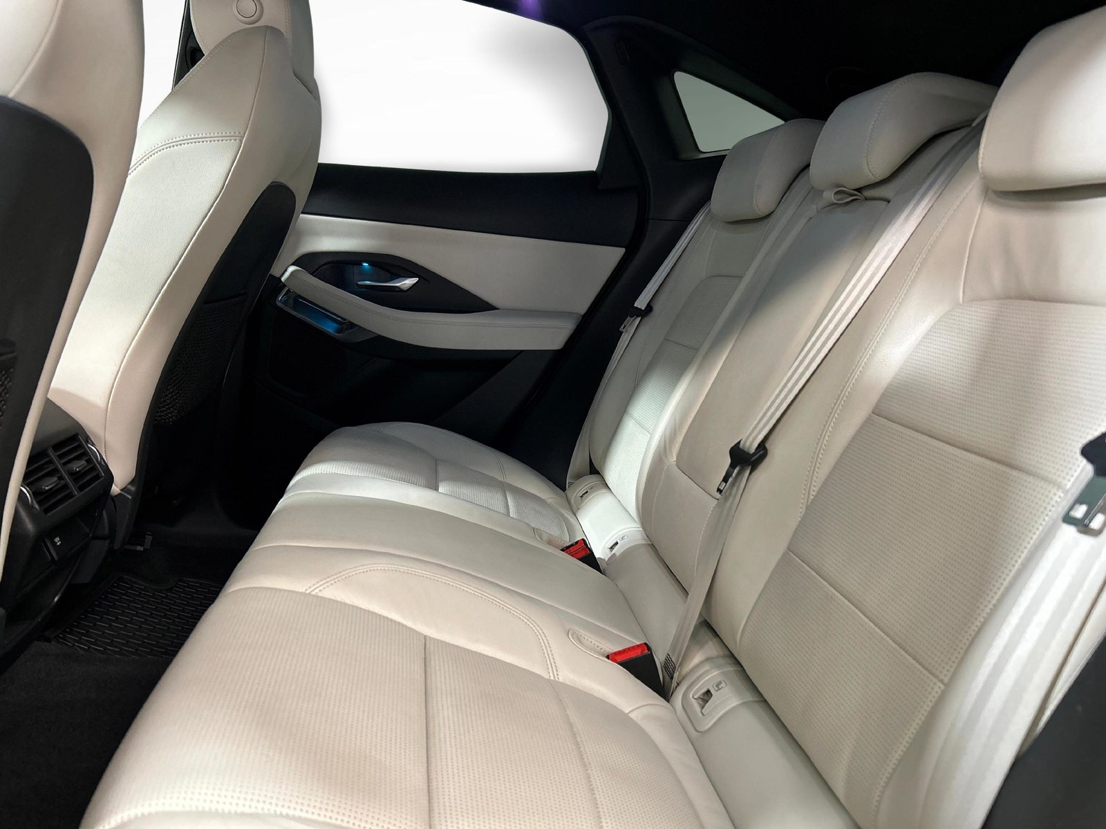 JAGUAR E-Pace 2.0 T 200 R-Dynamic S AWD, Benzin, Occasion / Gebraucht, Automatik - 4
