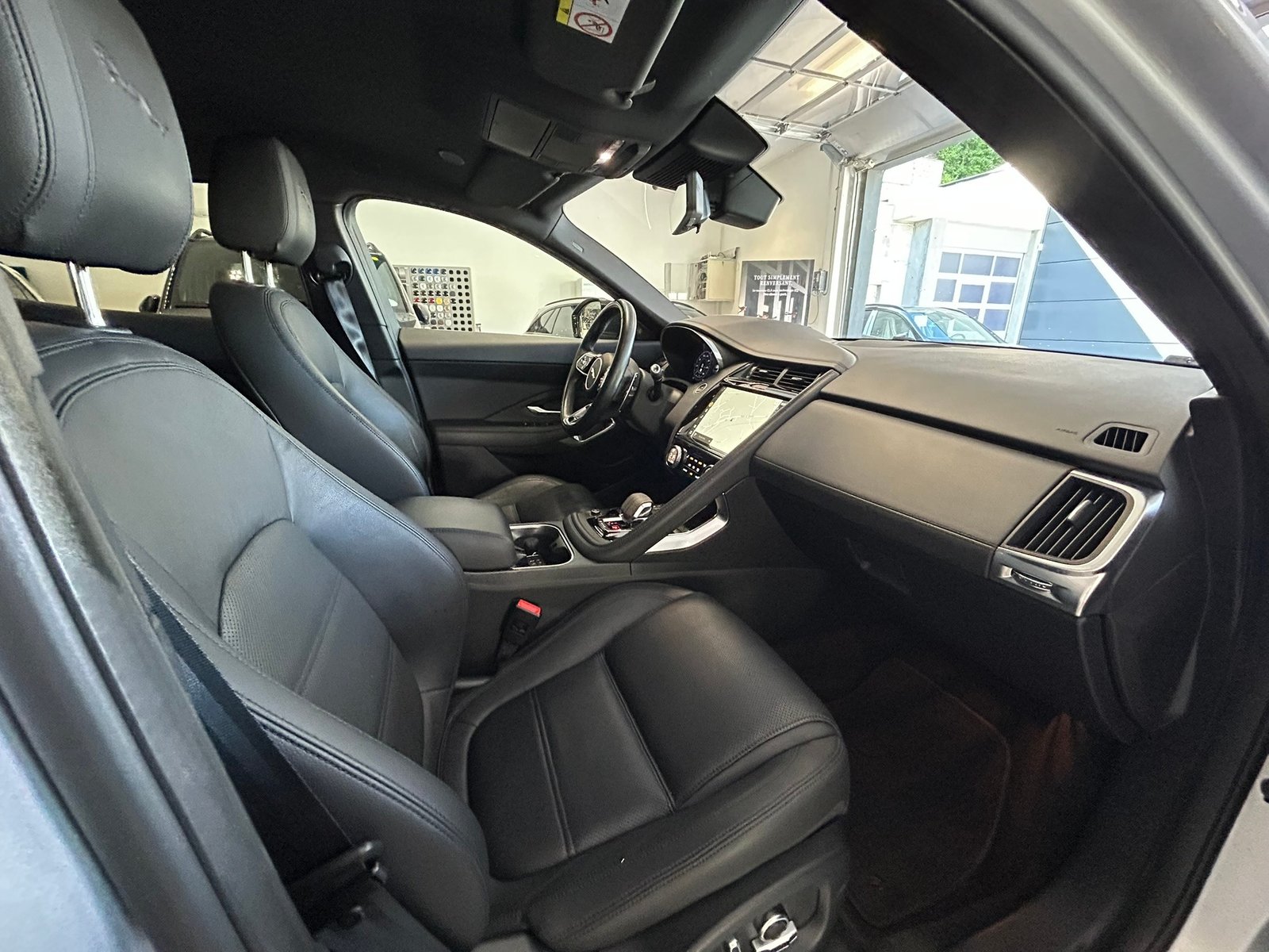 JAGUAR E-Pace 2.0 P200 AWD S, Hybride Léger Essence/Électricité, Occasion / Utilisé, Automatique - 7