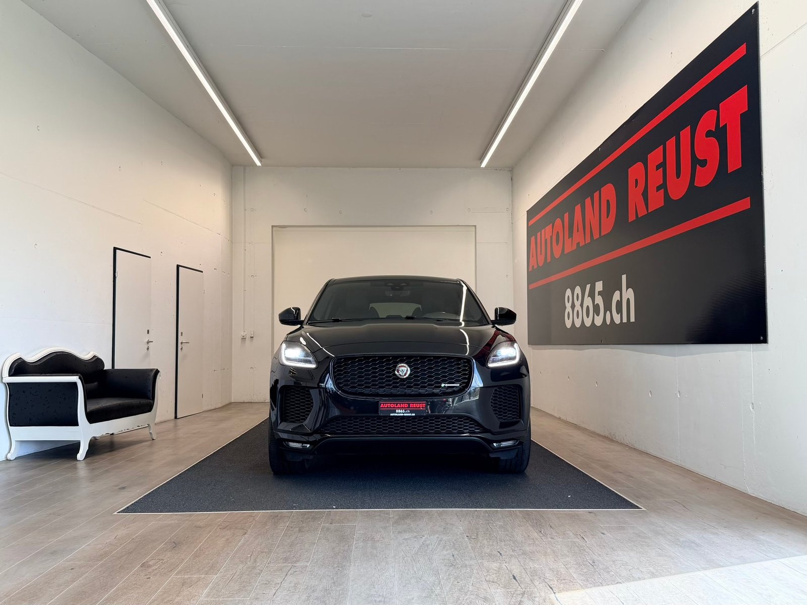JAGUAR E-Pace P200 R-Dynamic S AWD Automatik, Benzin, Occasion / Gebraucht, Automatik - 2