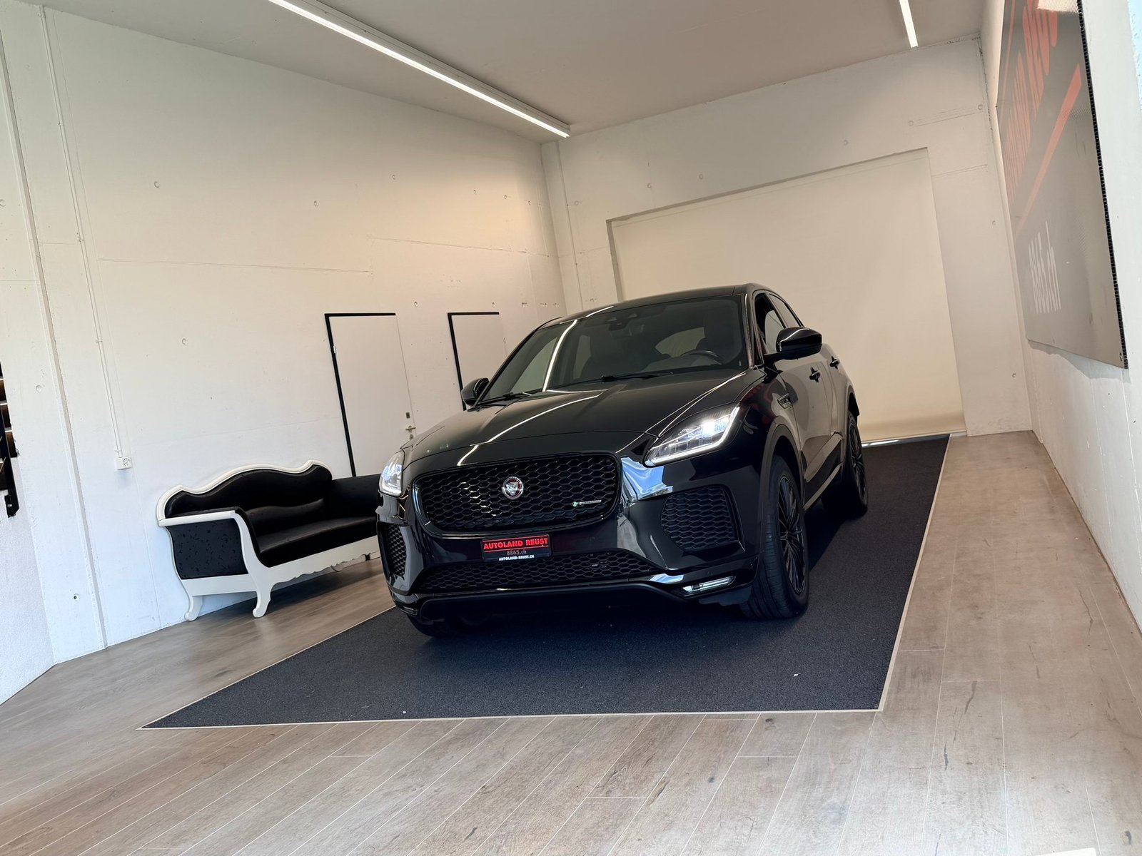 JAGUAR E-Pace P200 R-Dynamic S AWD Automatik, Benzin, Occasion / Gebraucht, Automatik - 3