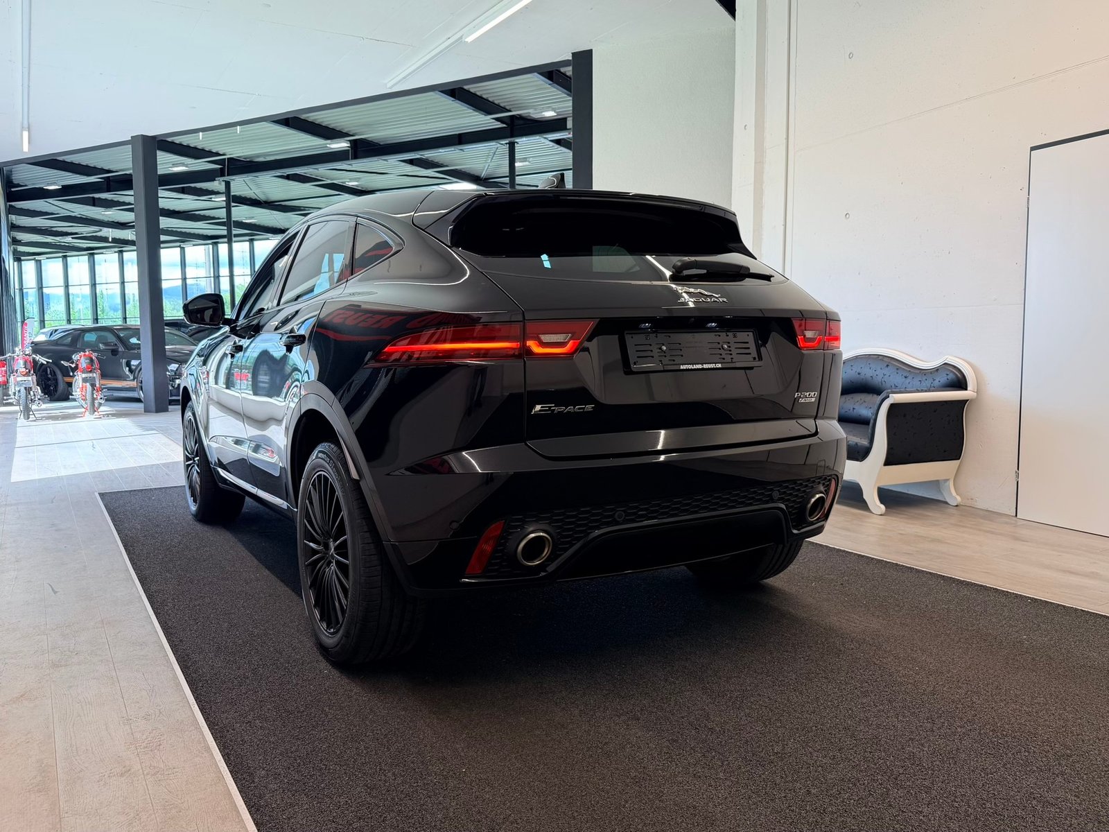 JAGUAR E-Pace P200 R-Dynamic S AWD Automatik, Benzin, Occasion / Gebraucht, Automatik - 7