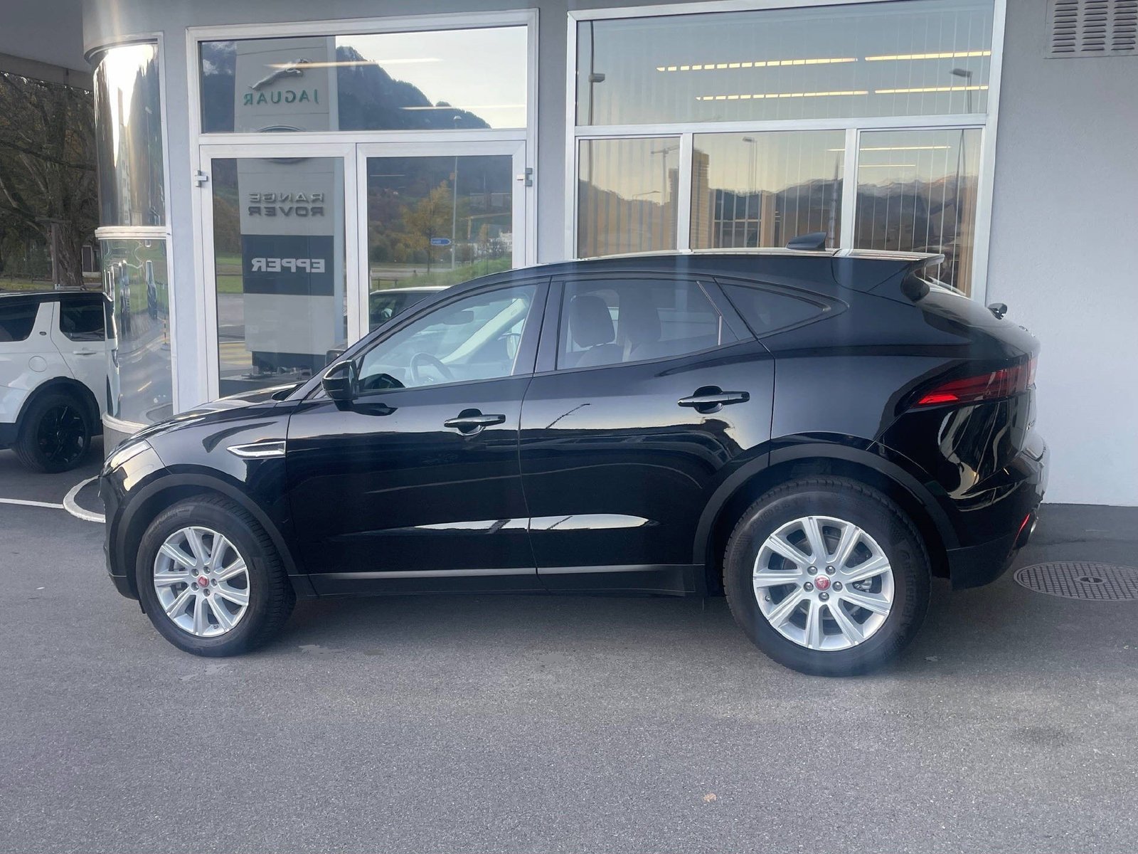 JAGUAR E-Pace 2.0 T 200 S AWD, Benzina, Occasioni / Usate, Automatico - 2